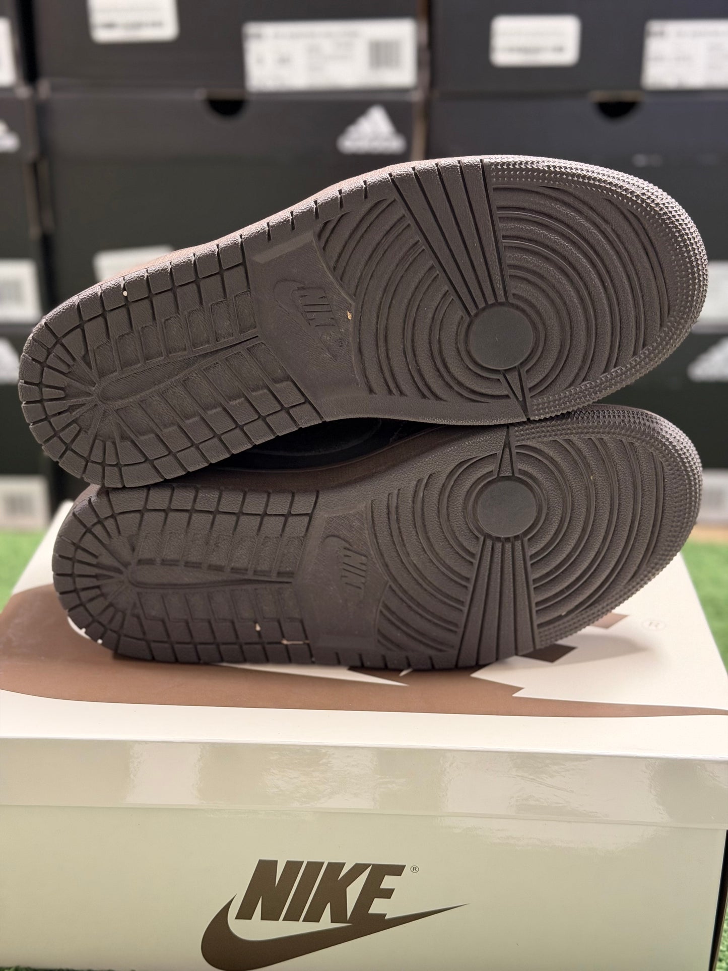 Jordan 1 Retro Low OG SP Travis Scott Velvet Brown