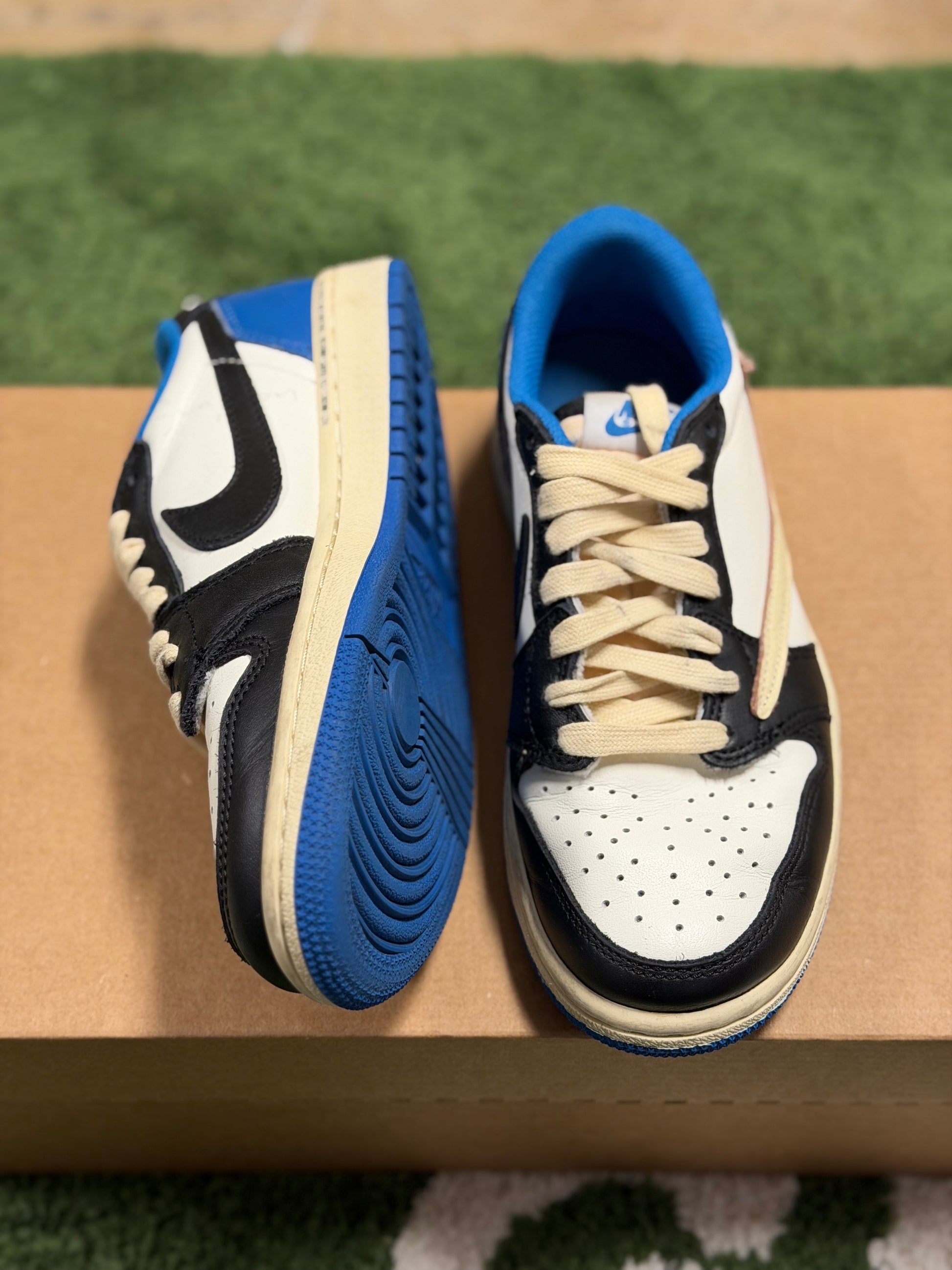 JORDAN 1 LOW TRAVIS SCOTT FRAGMENT