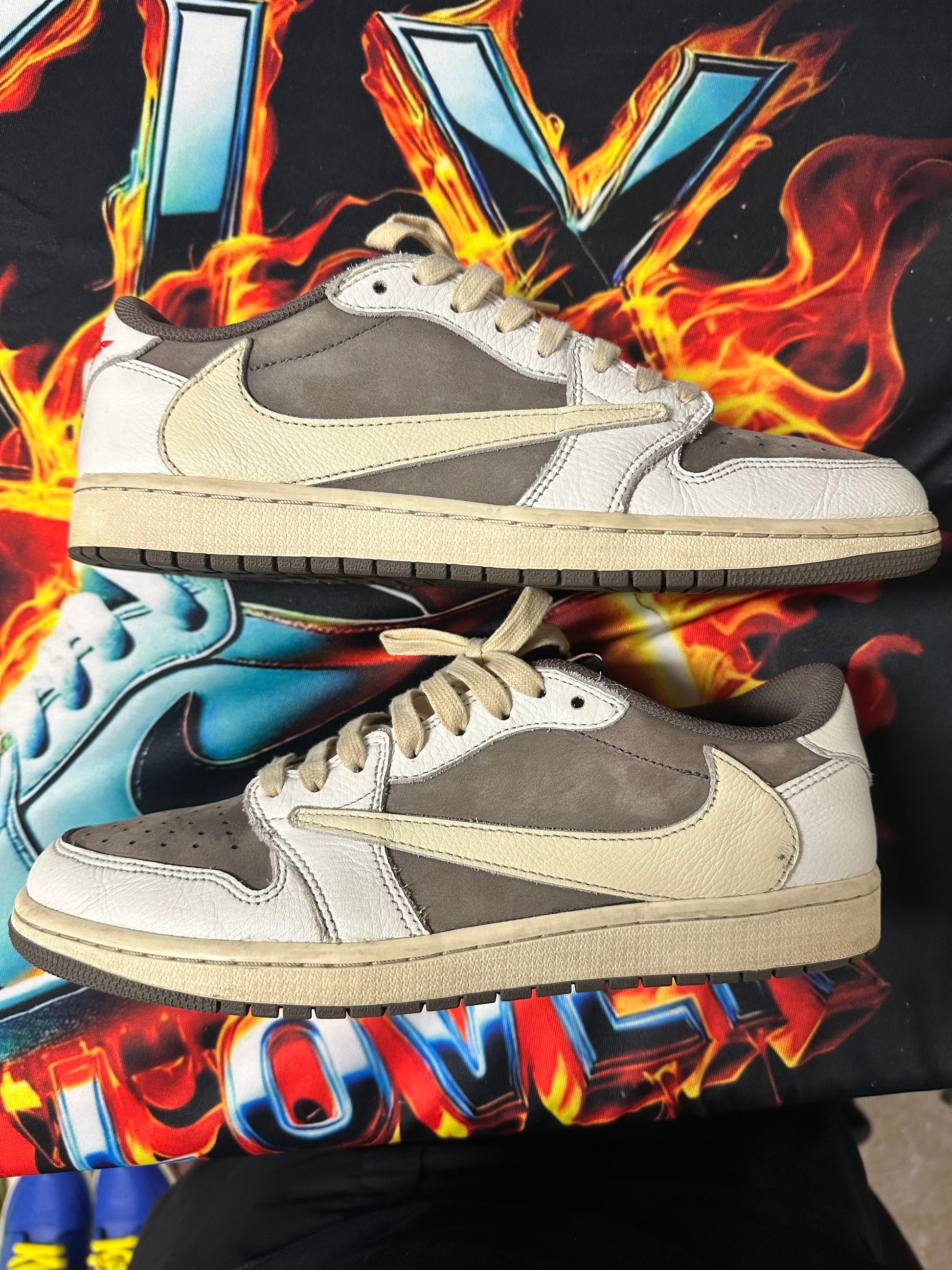 JORDAN 1 LOW TRAVIS SCOTT REVERSE MOCHA