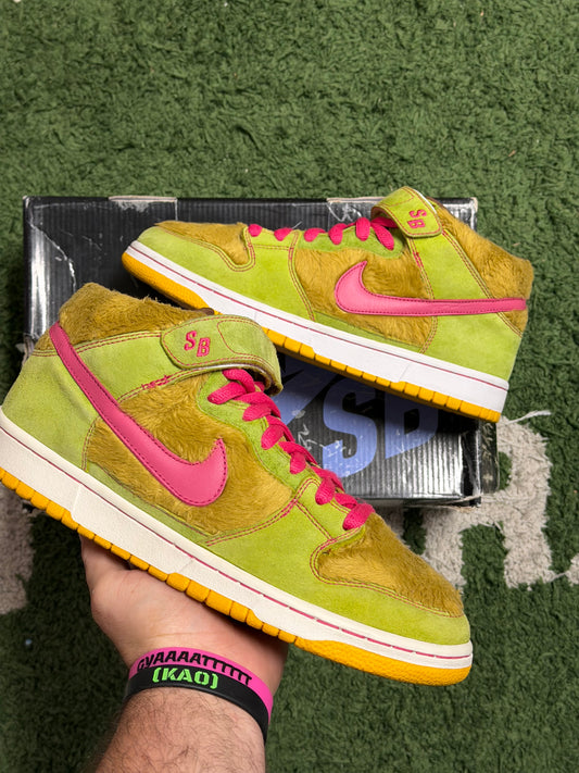 Nike SB Dunk Mid Mama Bear