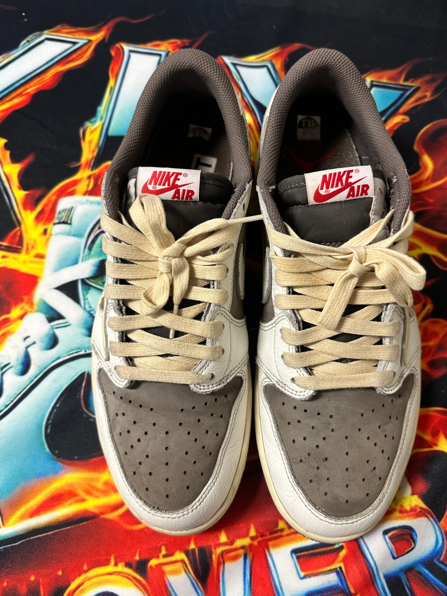 JORDAN 1 LOW TRAVIS SCOTT REVERSE MOCHA