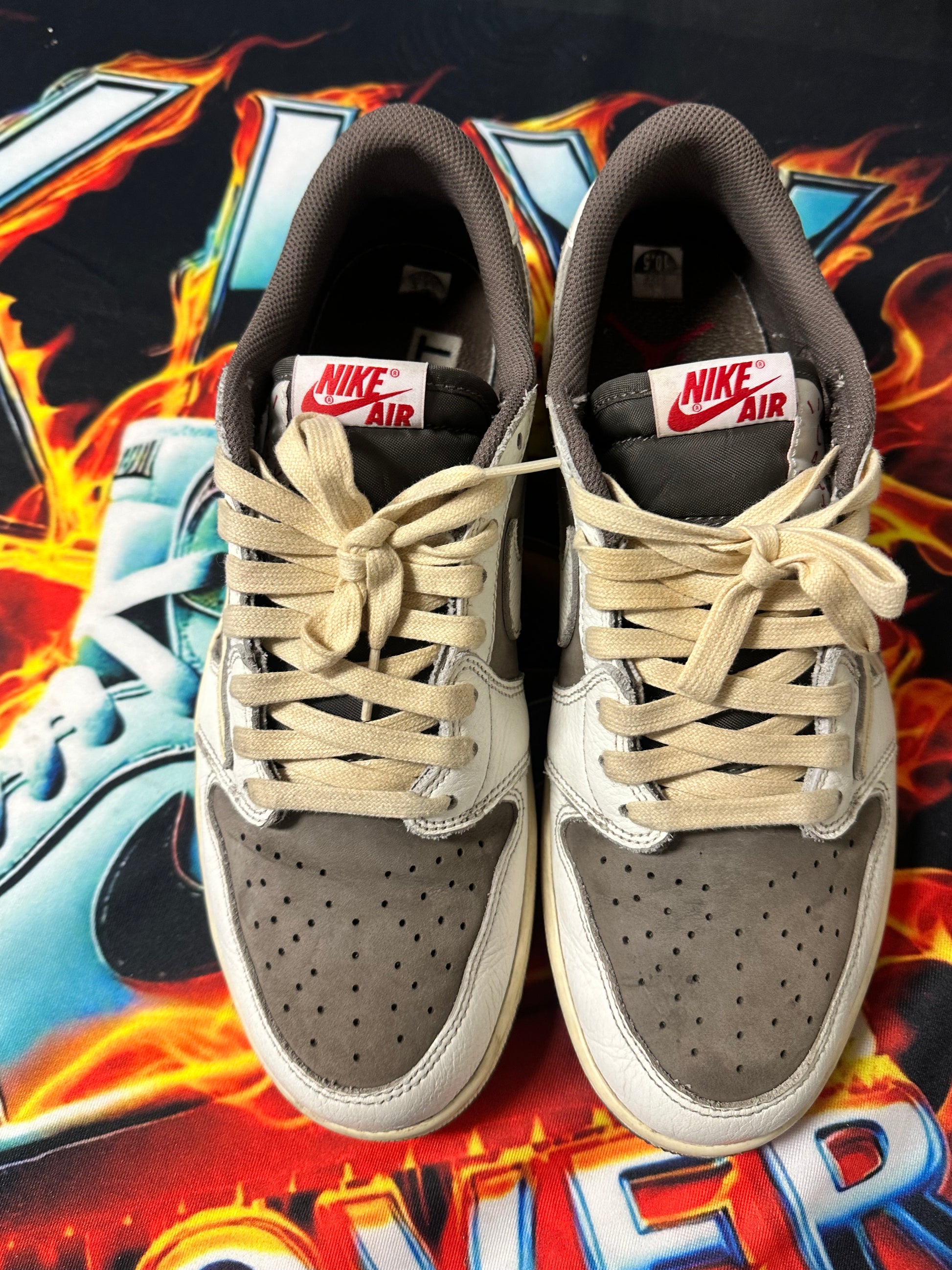 JORDAN 1 LOW TRAVIS SCOTT REVERSE MOCHA