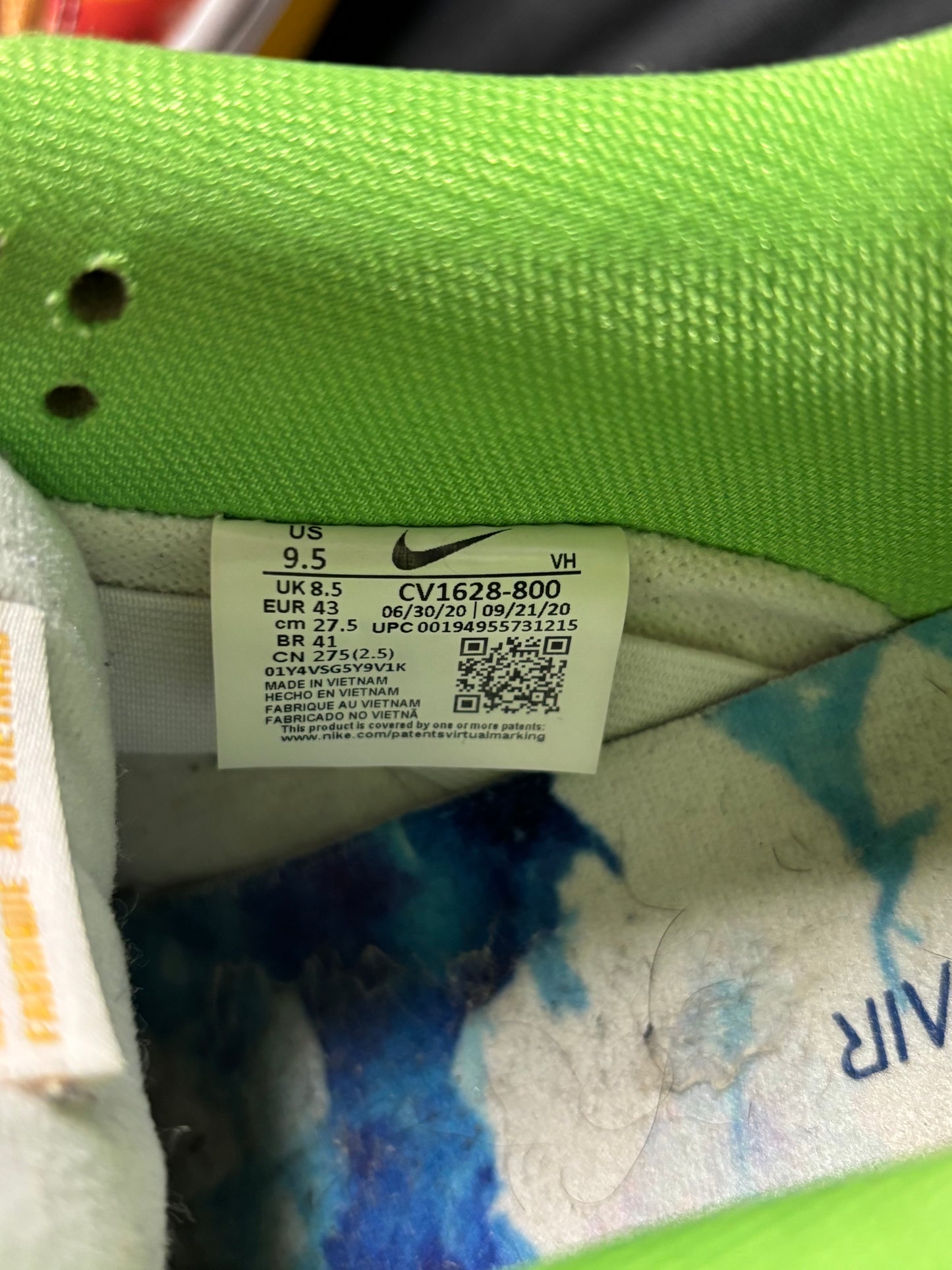 Nike SB Dunk Low Street Hawker (2021)