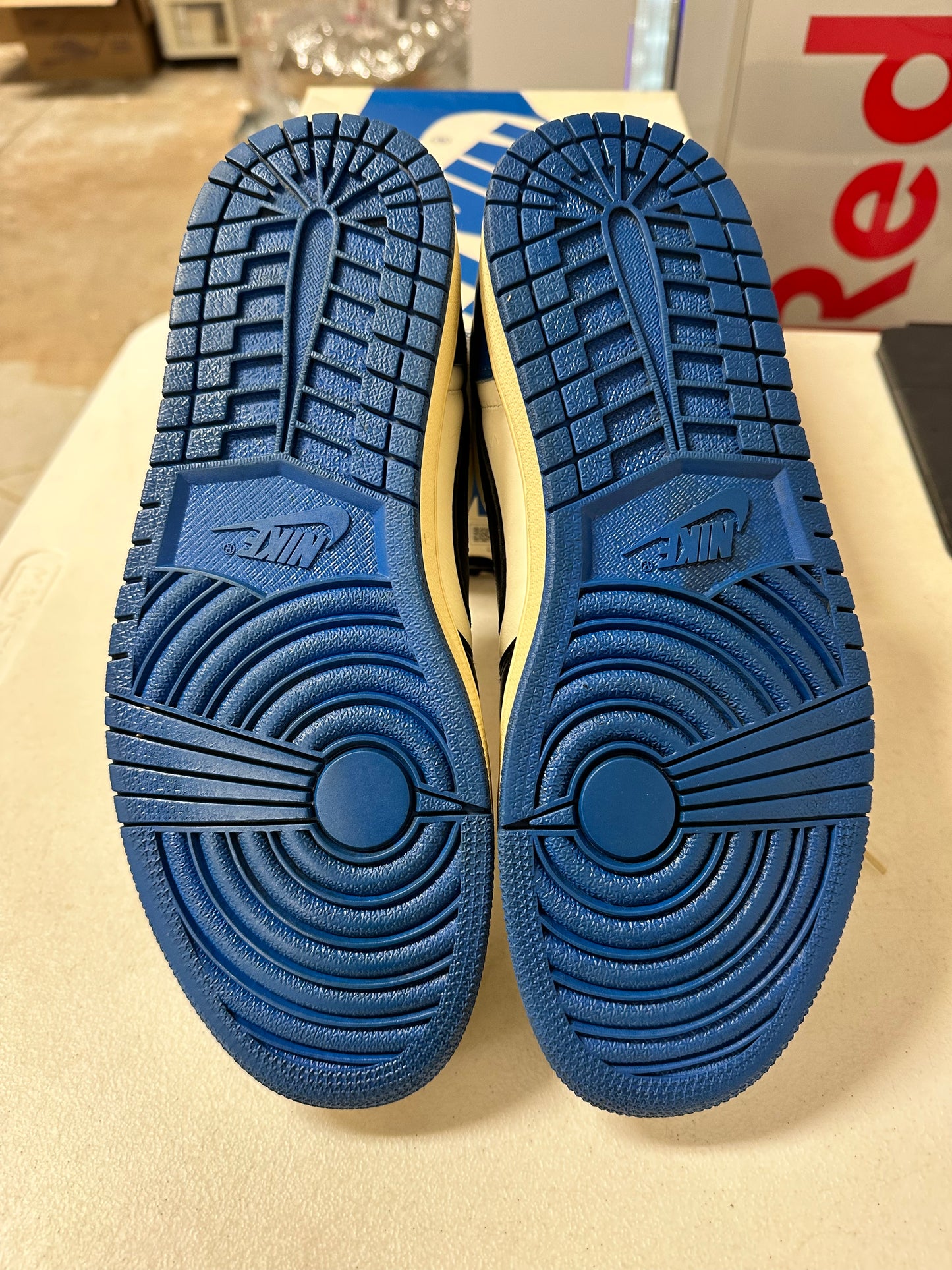 Jordan 1 Retro Low OG SP Fragment x Travis Scott