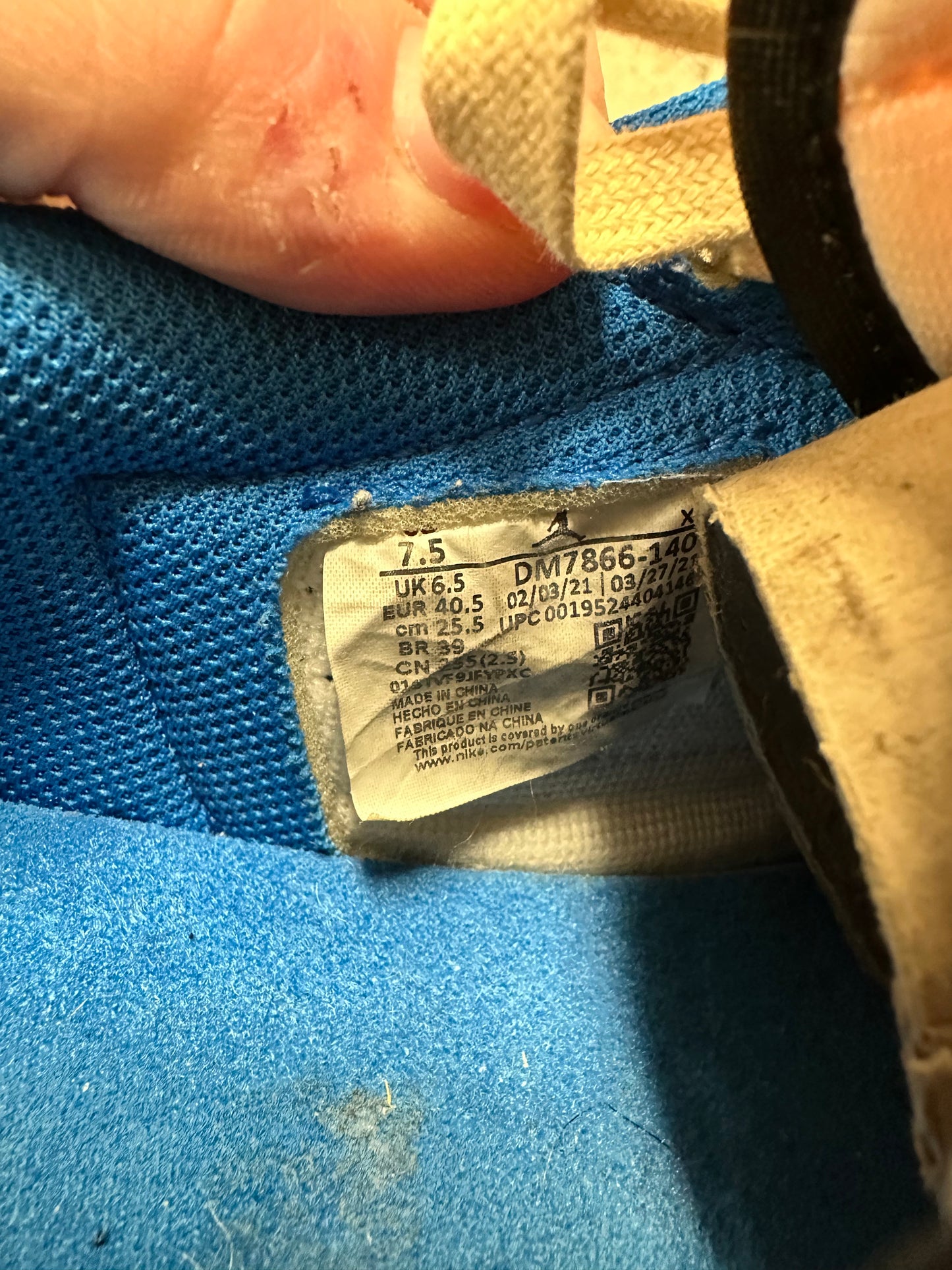 JORDAN 1 LOW TRAVIS SCOTT FRAGMENT