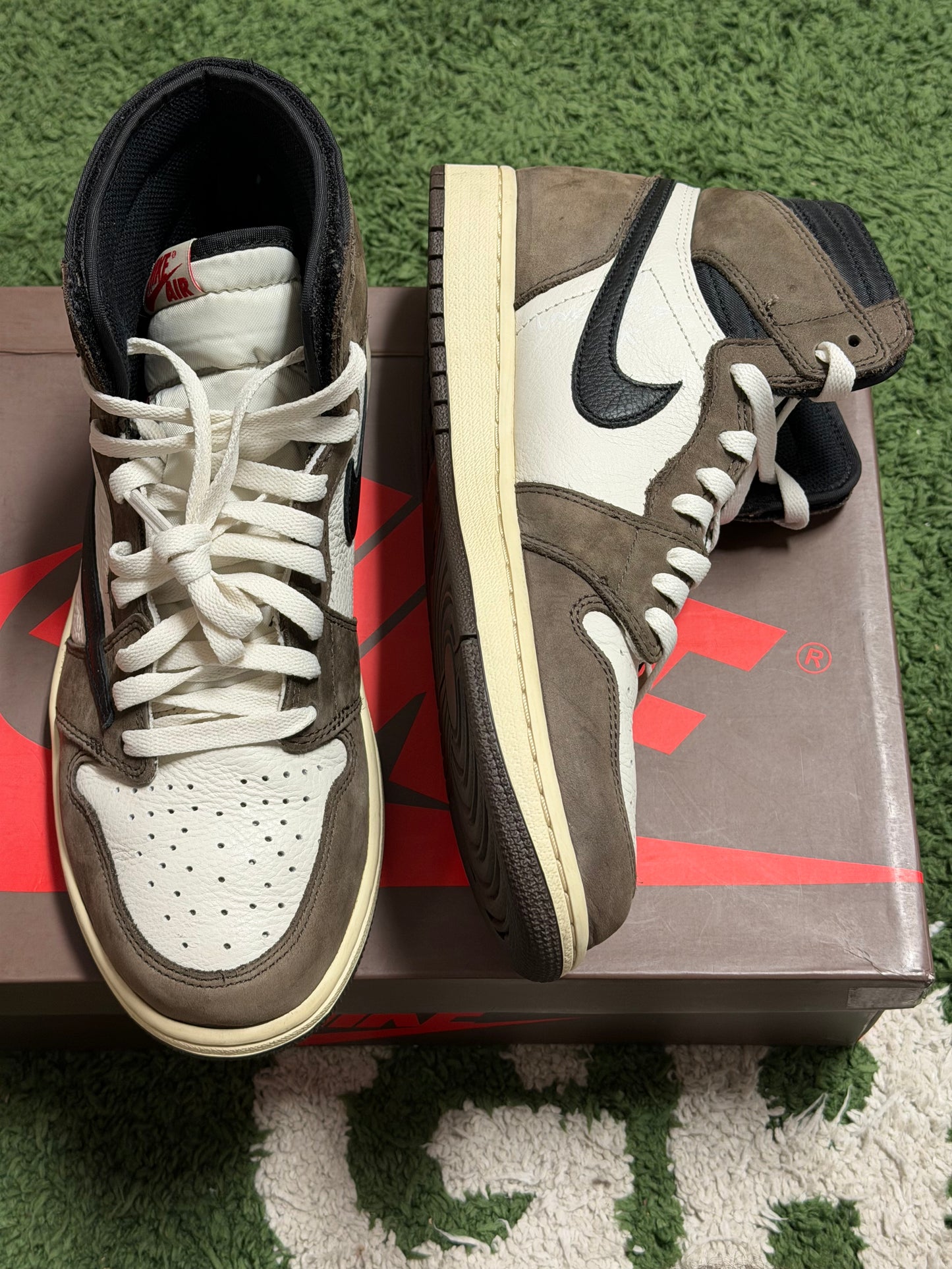 Jordan 1 Retro High OG SP Travis Scott Mocha