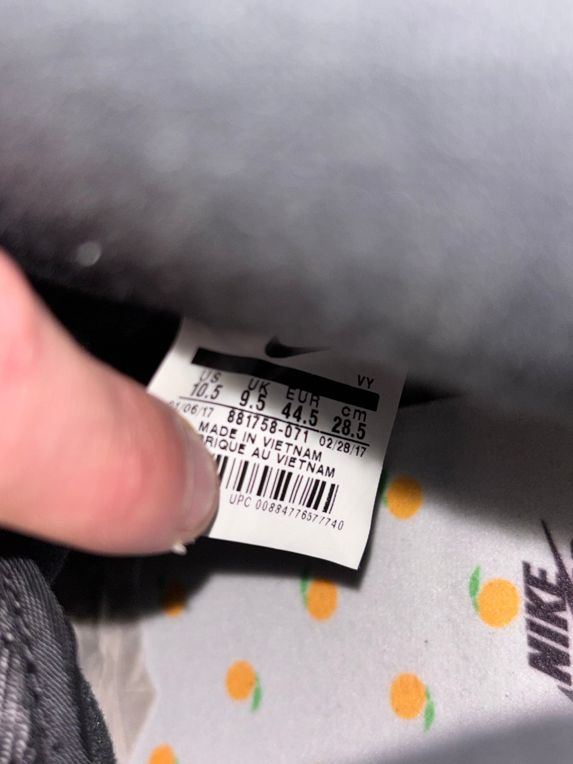 NIKE SB DUNK HIGH MOMOFUKU (SPECIAL BOX)