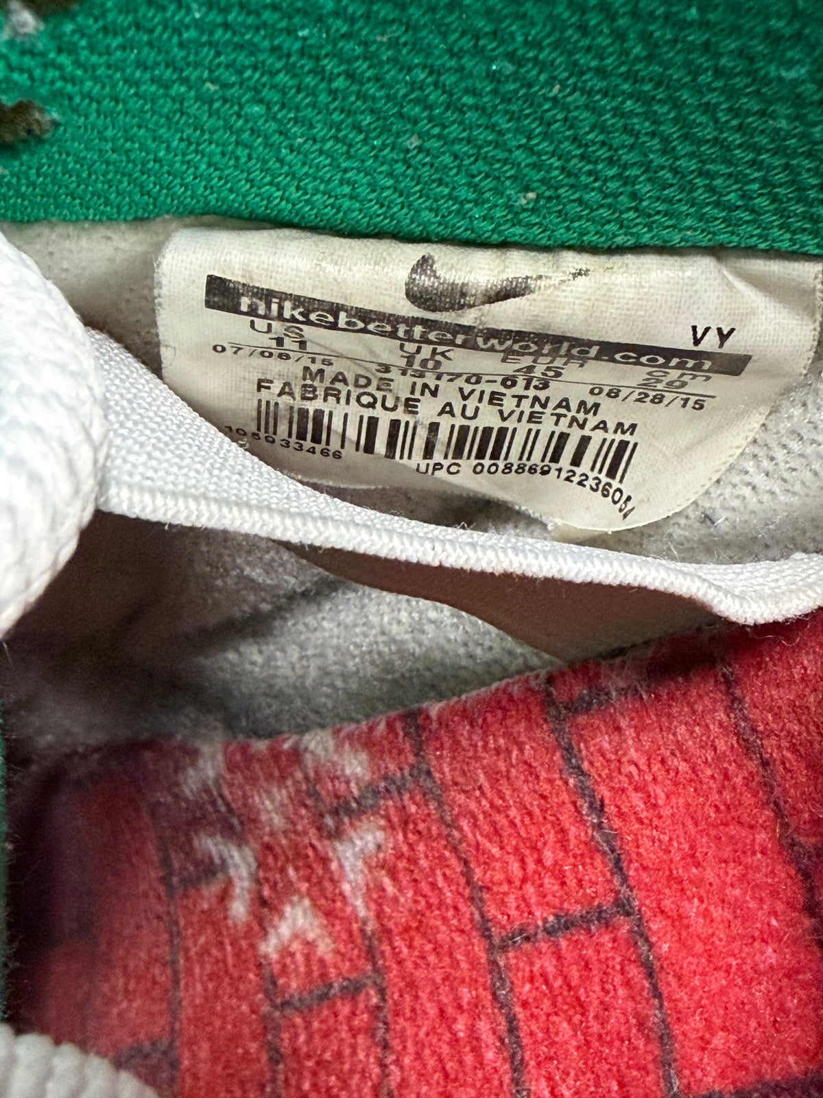 Nike SB Dunk Low Candy Cane