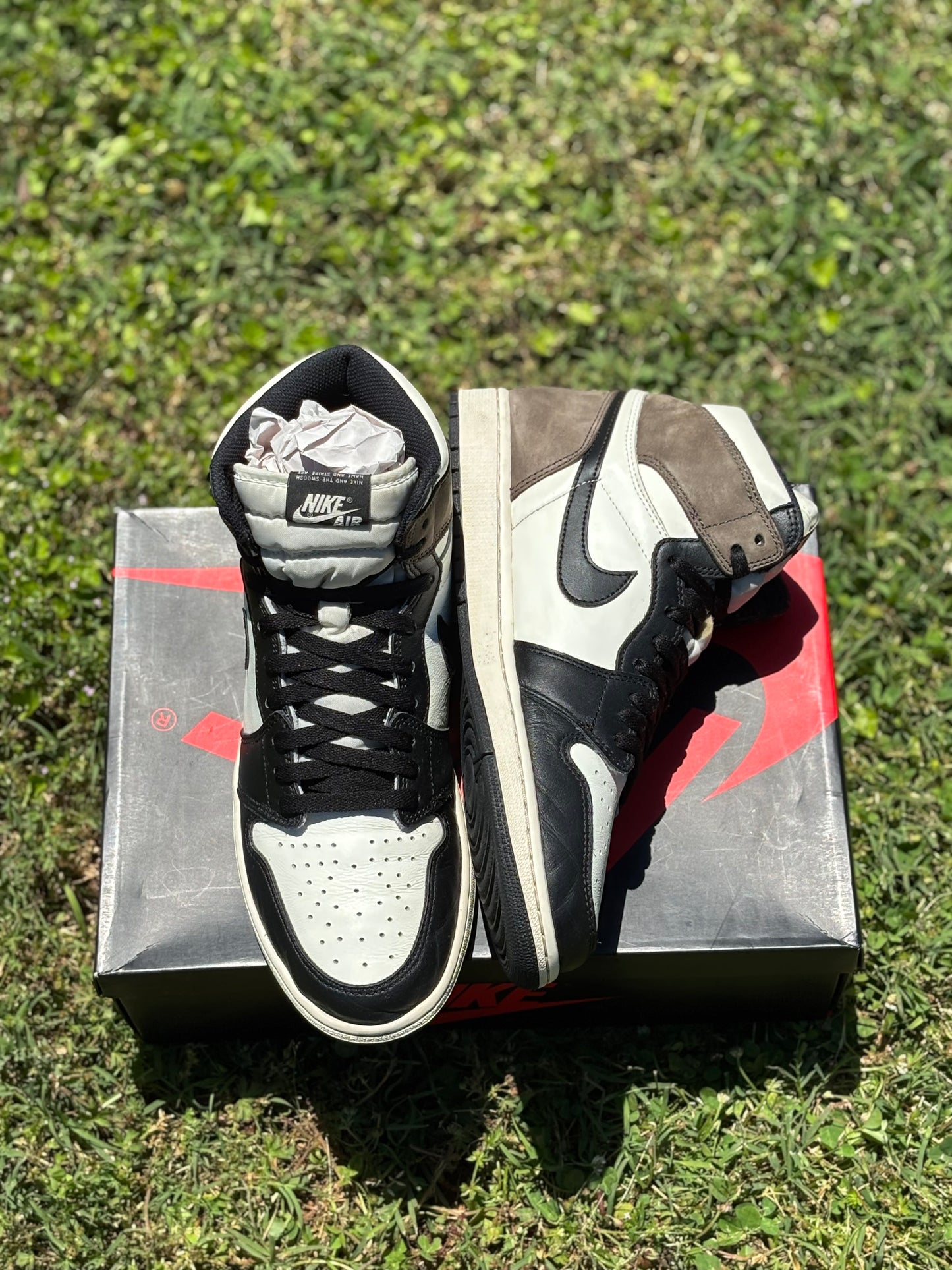 Jordan 1 High “Mocha” Size 11M