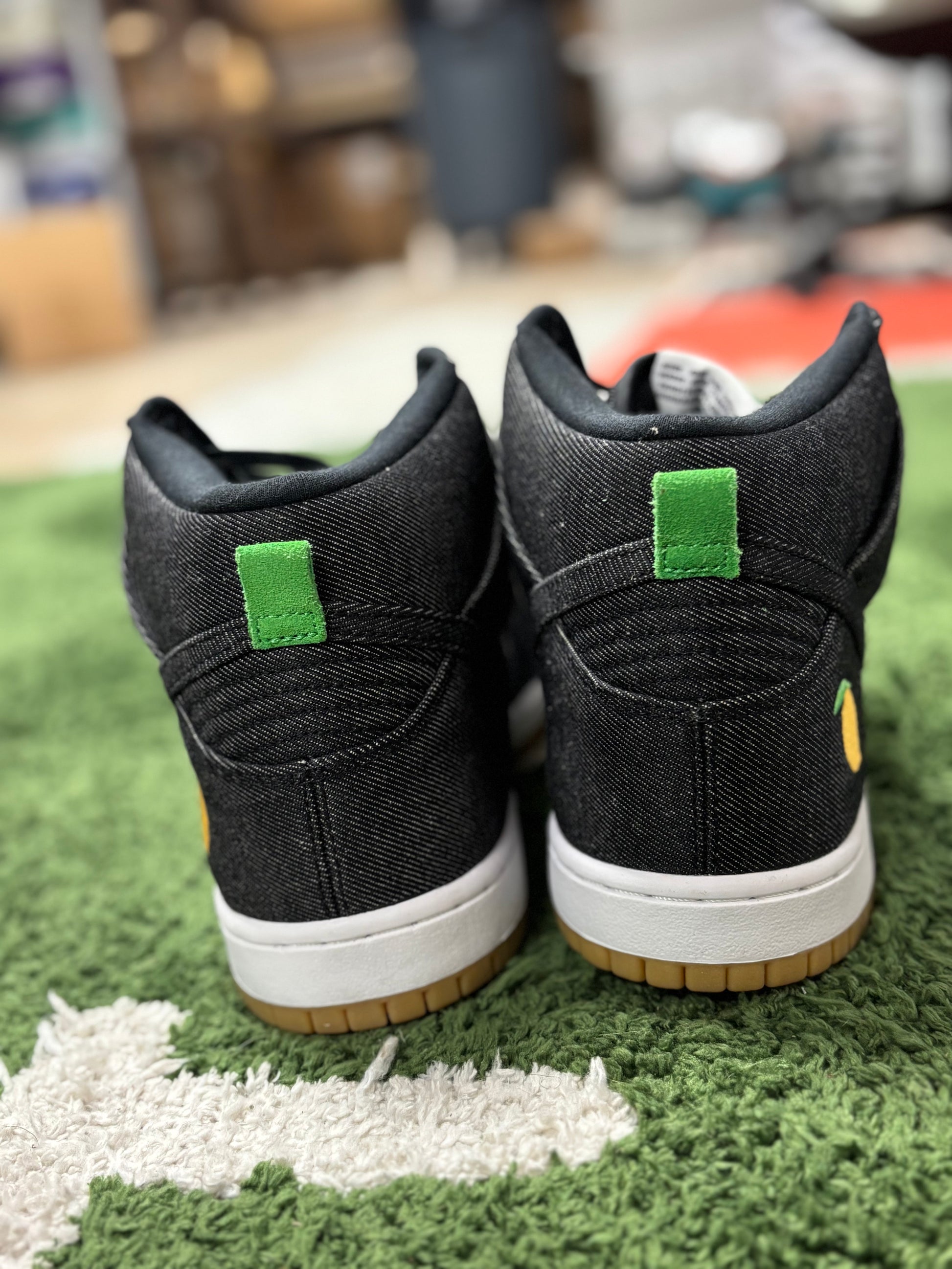 NIKE SB DUNK HIGH MOMOFUKU (SPECIAL BOX)