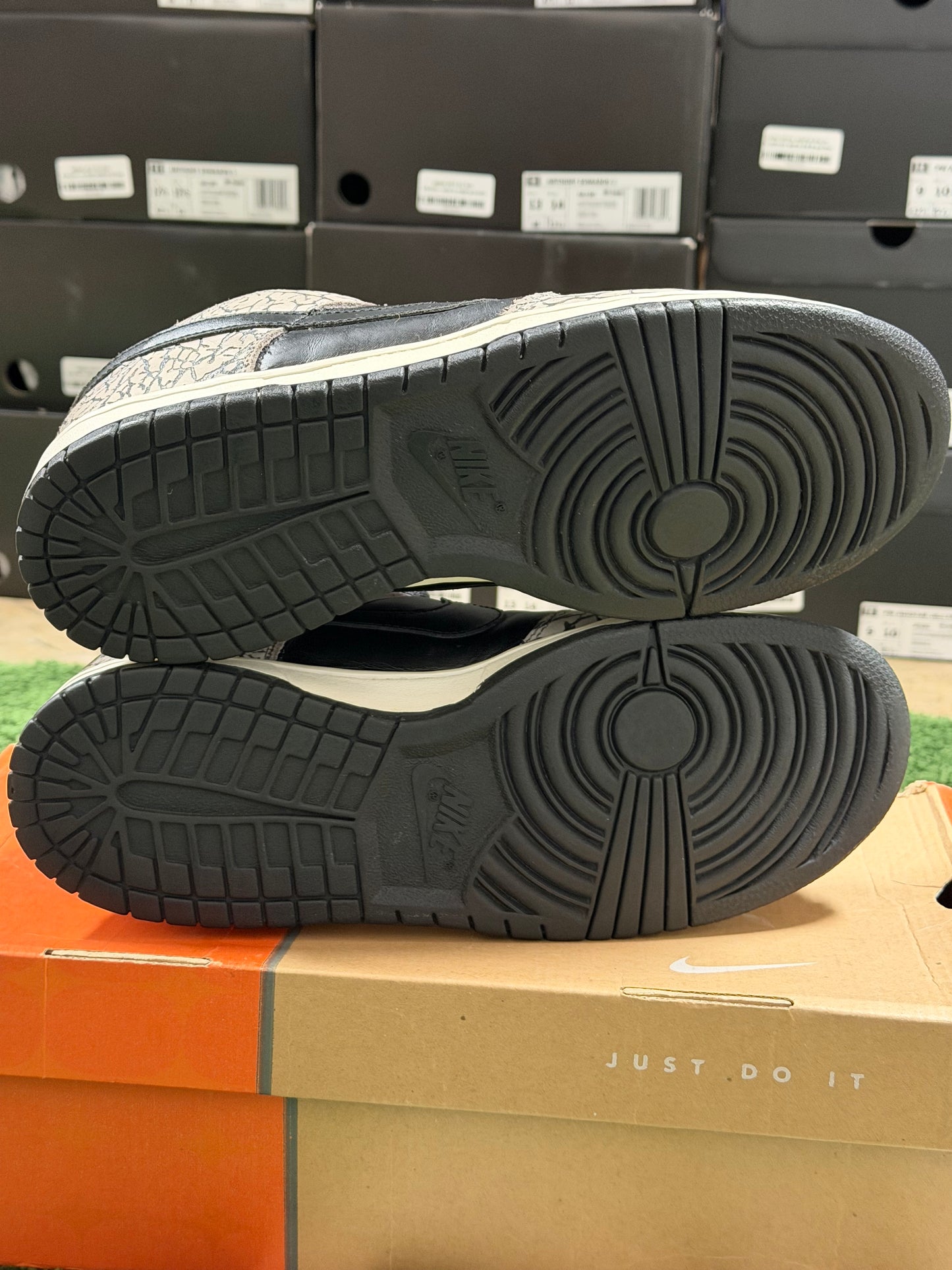 Nike SB Dunk Low Supreme Black Cement (2002)