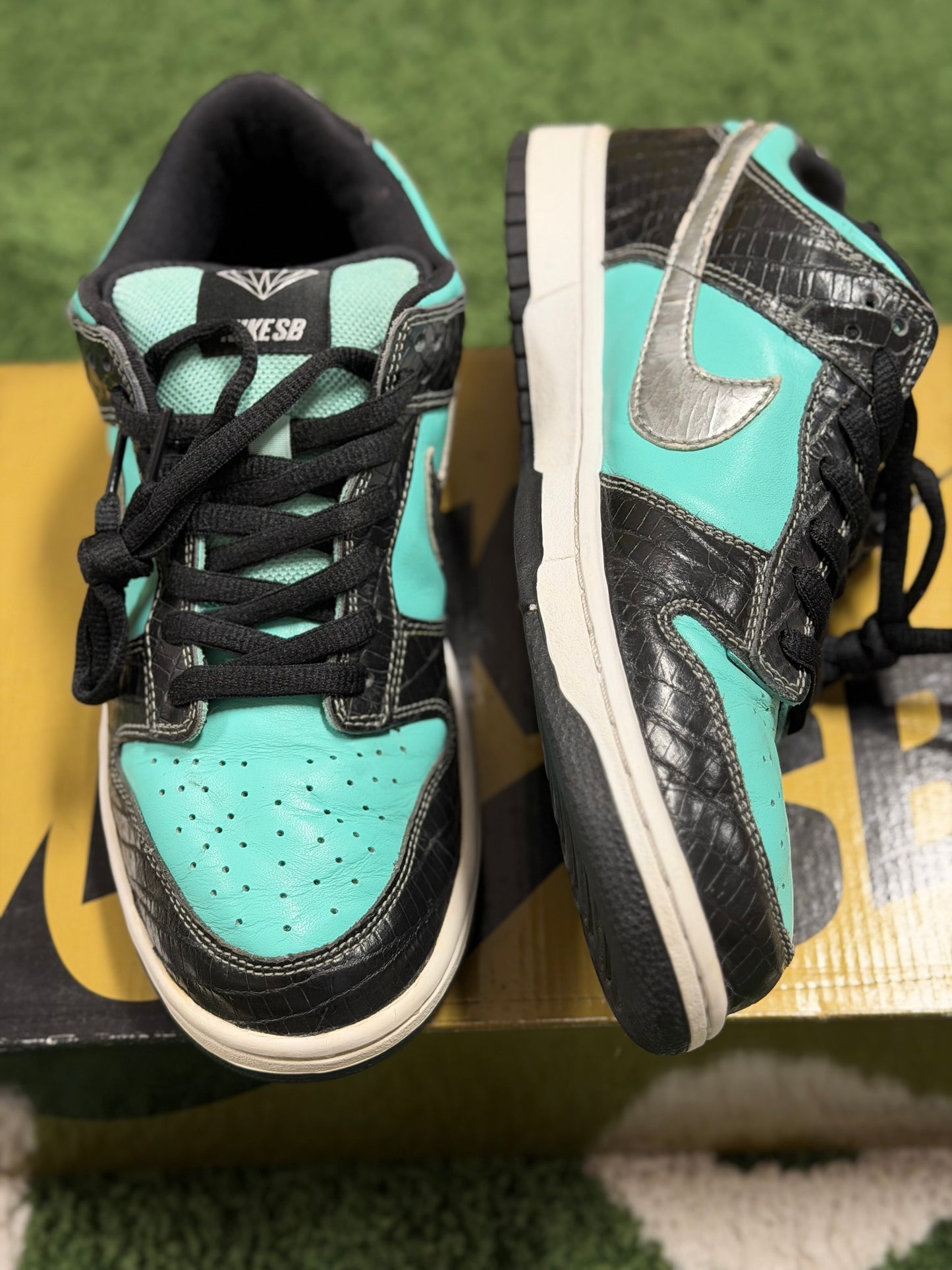 Nike SB Dunk Low Diamond Supply Co.
