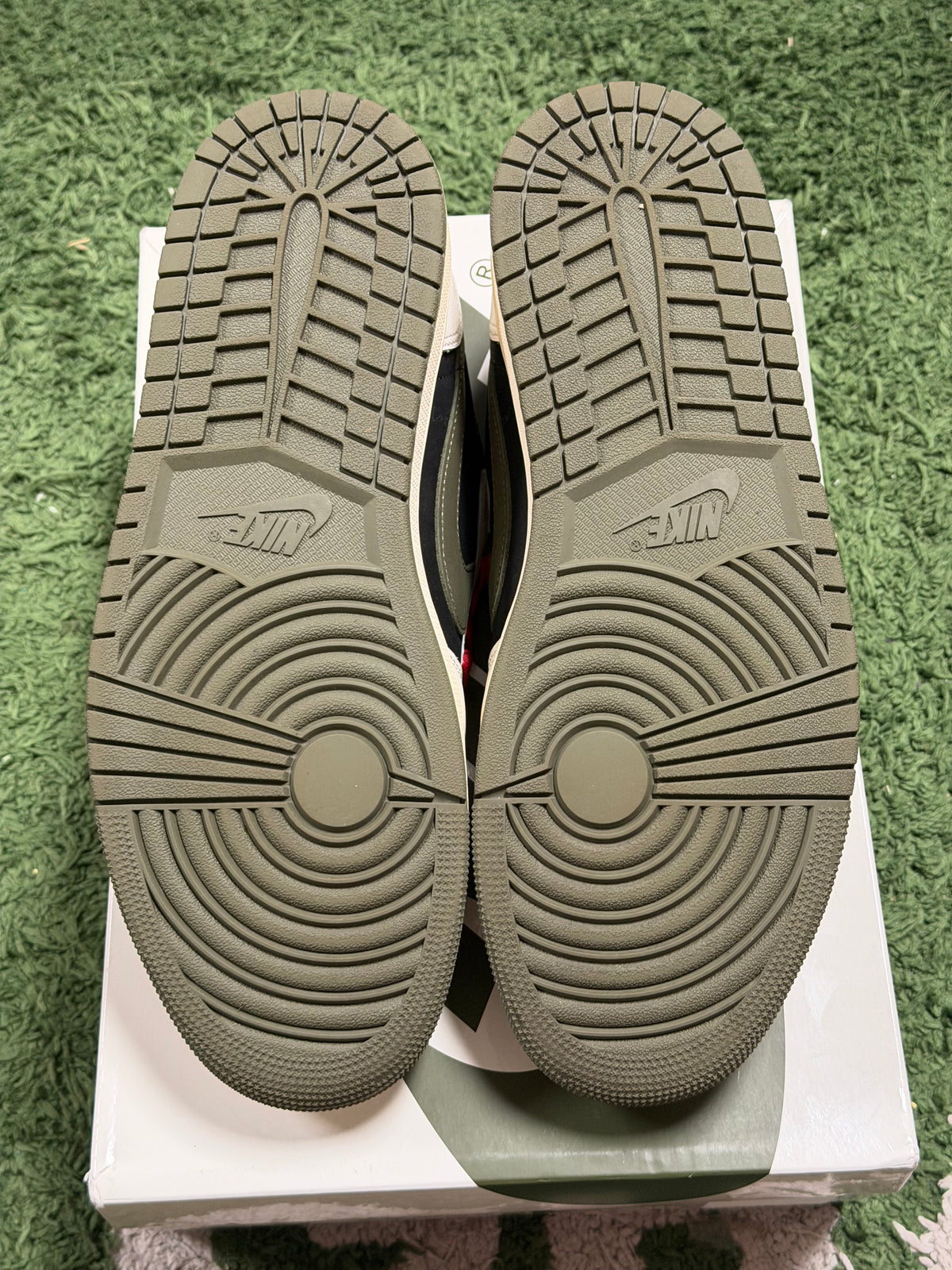 Jordan 1 Retro Low OG SP Travis Scott Olive (Women's)