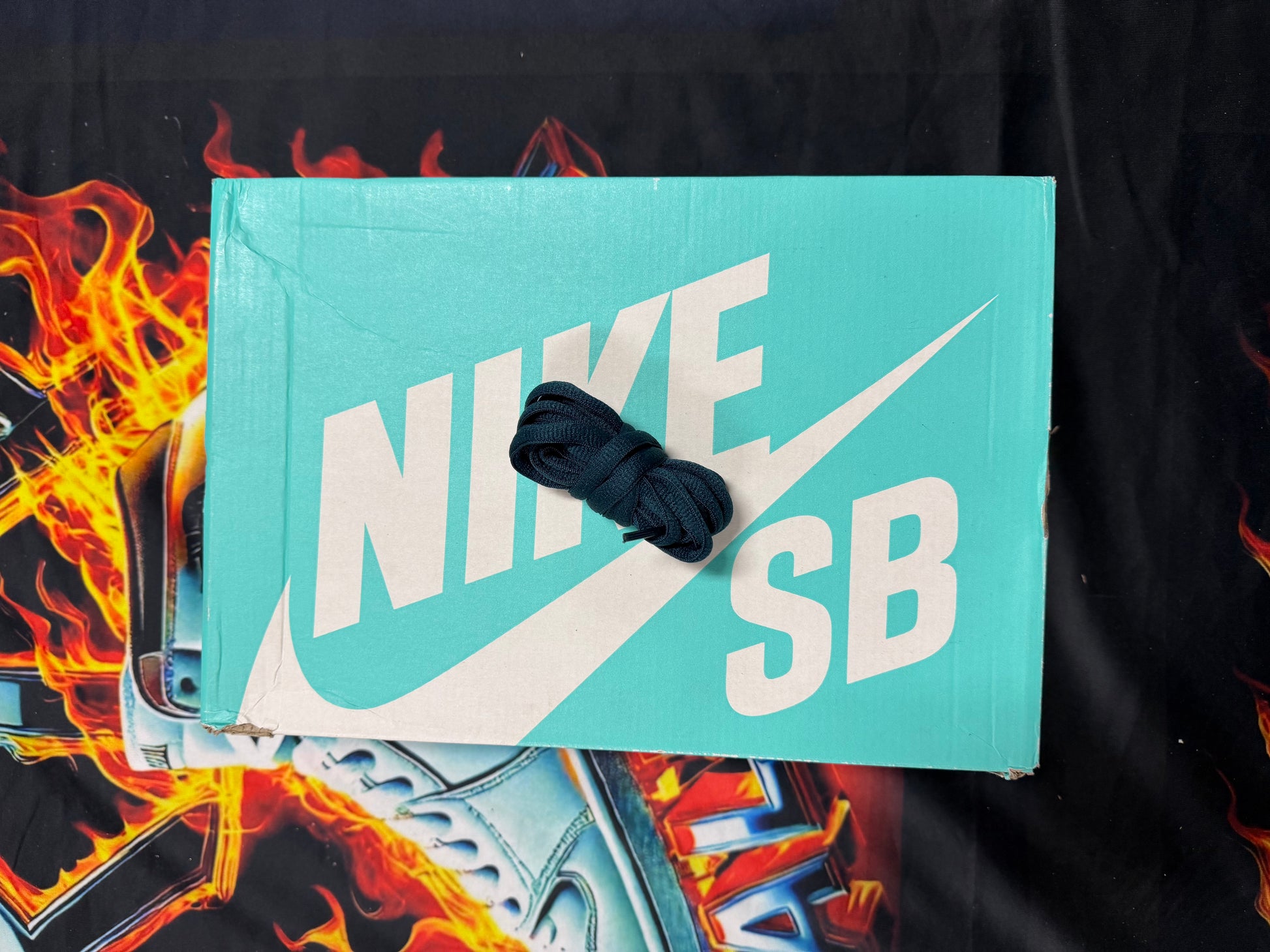 NIKE SB DUNK LOW REVERSE SHARK