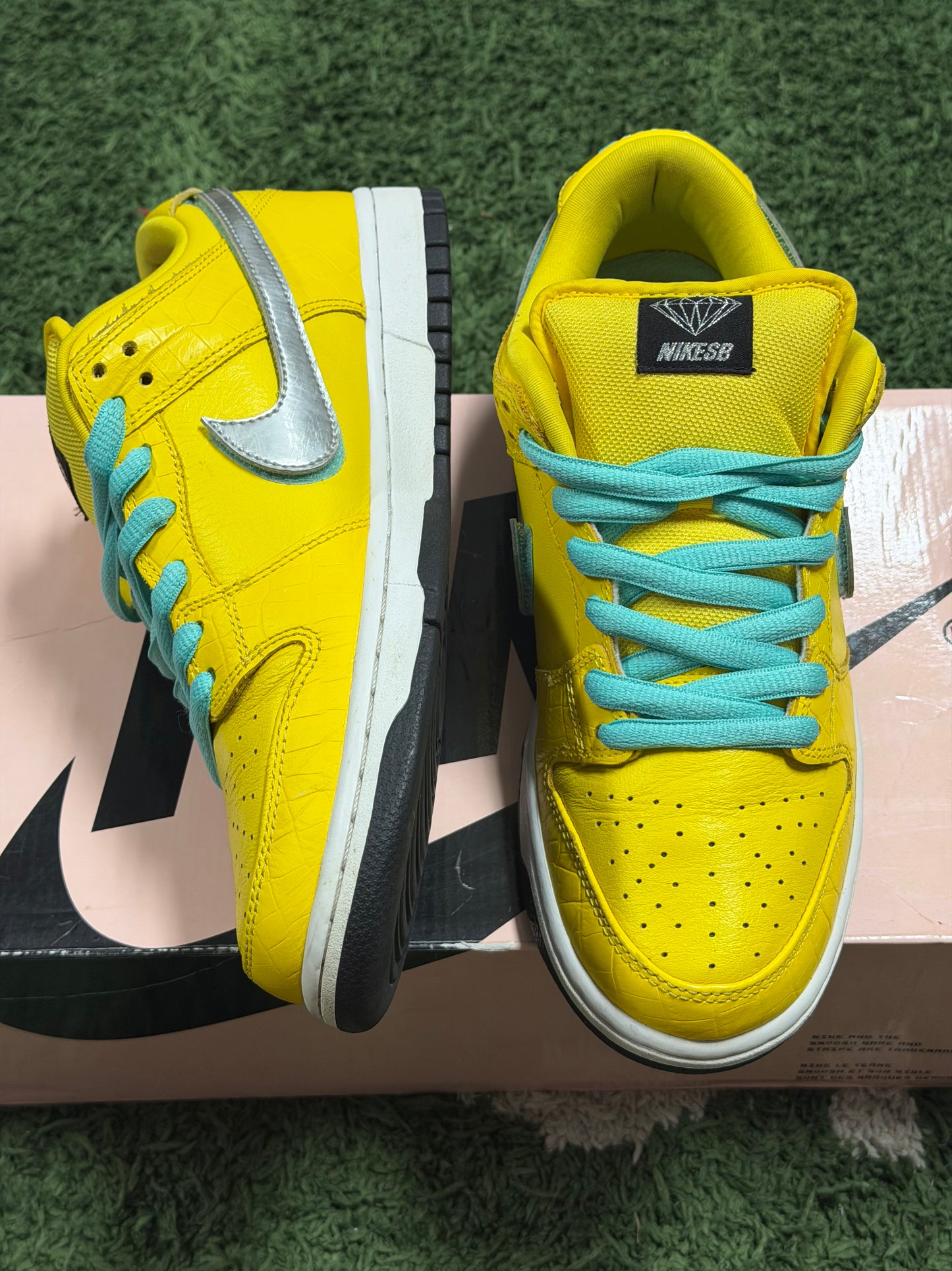 Nike SB Dunk Low Diamond Supply Co. Canary Diamond (Friends and Family)