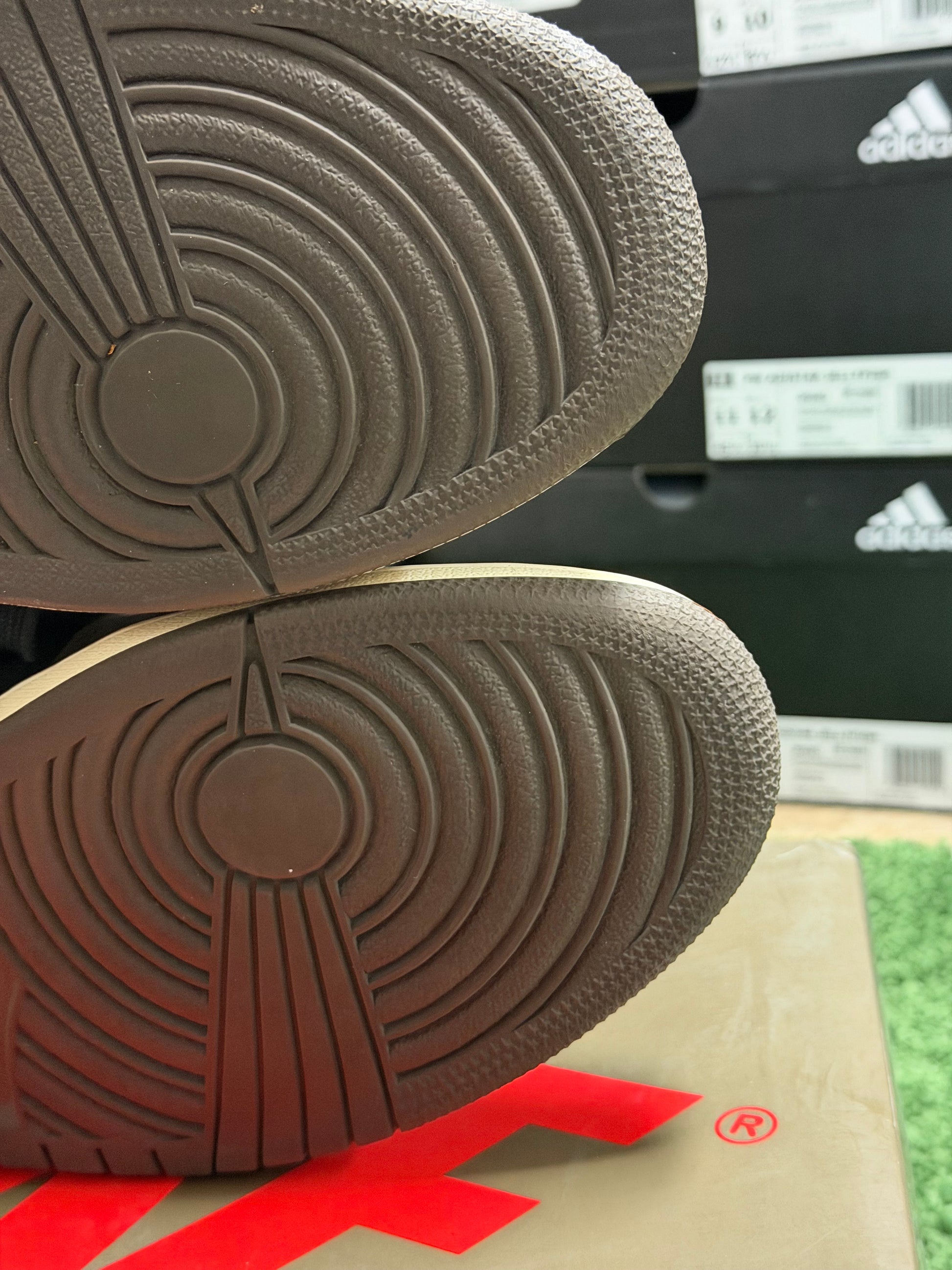 Jordan 1 Retro Low OG SP Travis Scott Mocha