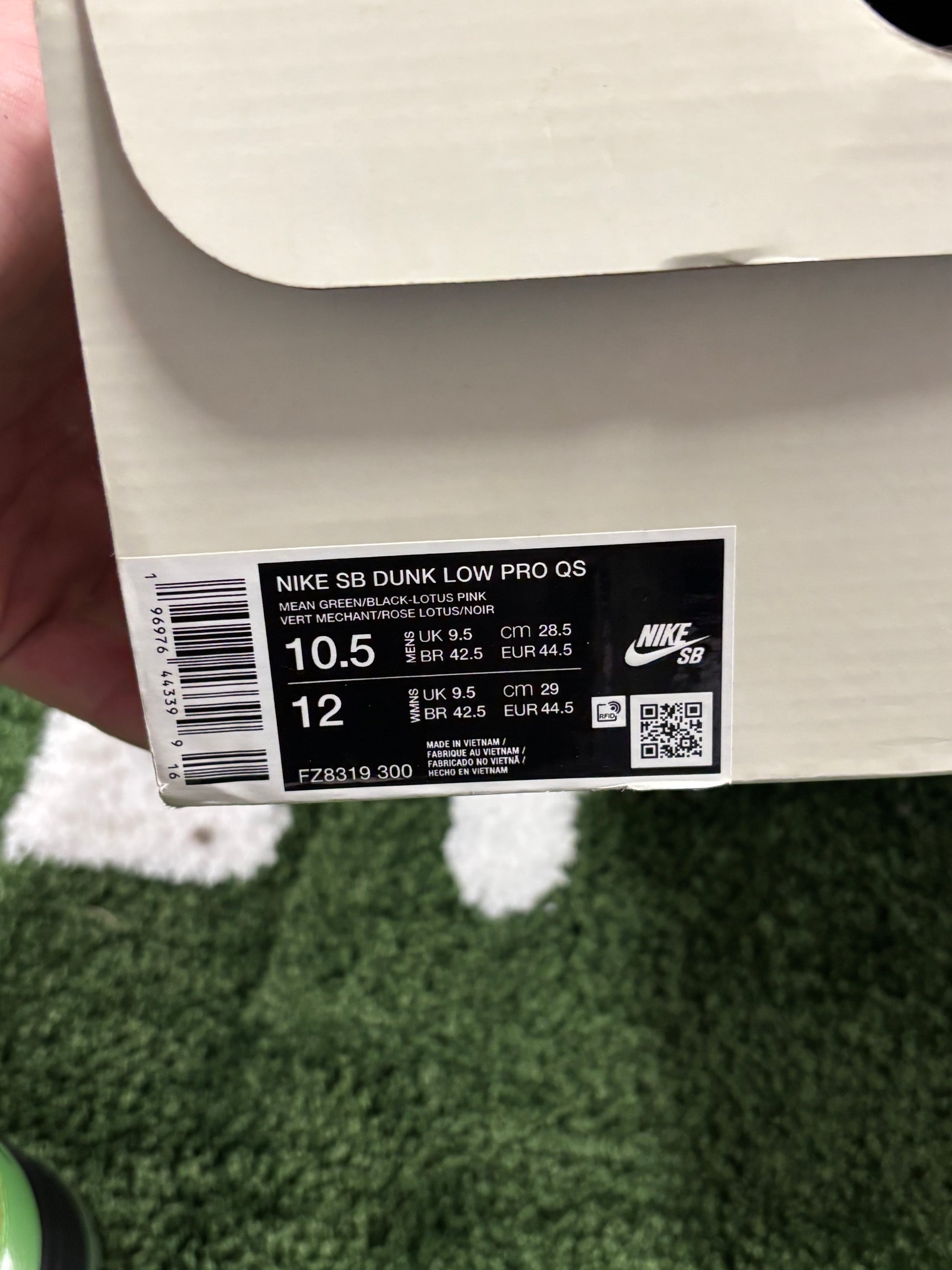 Nike SB Dunk Low The Powerpuff Girls Buttercup