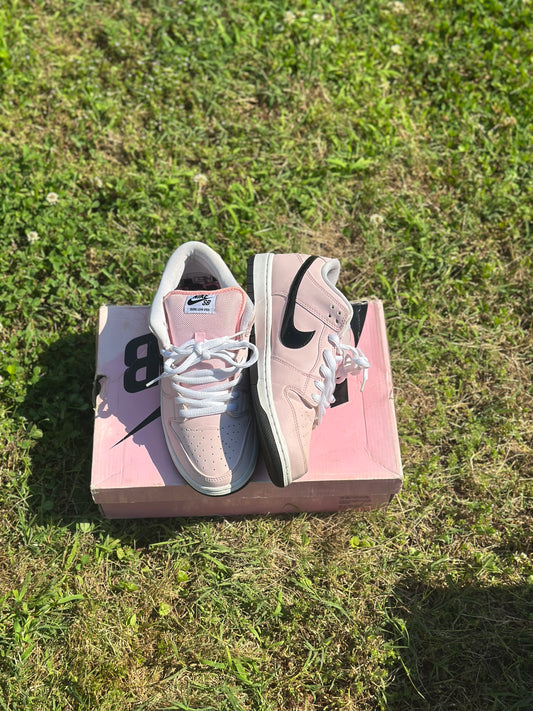 Nike SB Dunk Low “Pink Box” Size 9.5M
