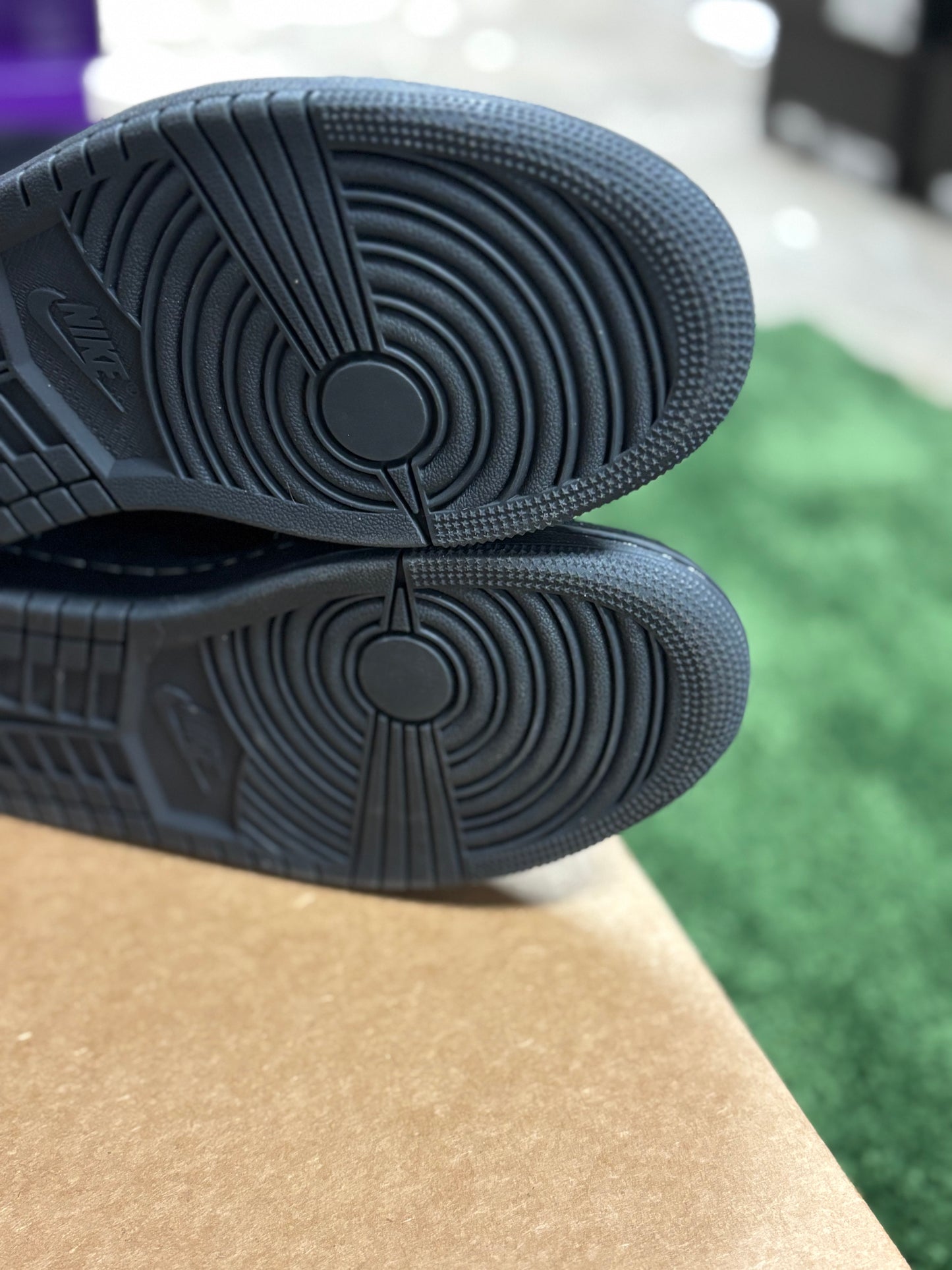 JORDAN 1 LOW TRAVIS SCOTT PHANTOM