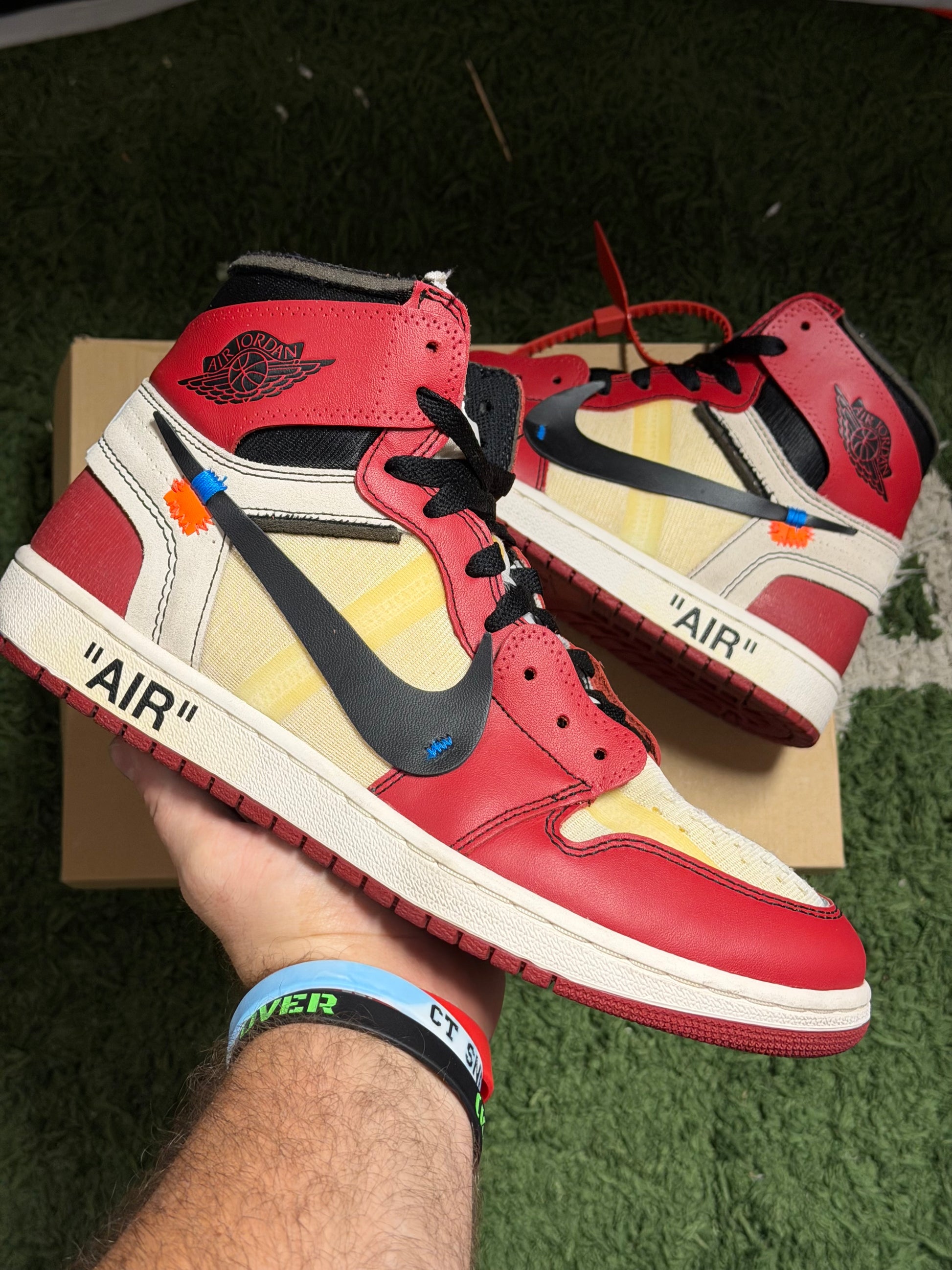 Jordan 1 Retro High Off-White Chicago