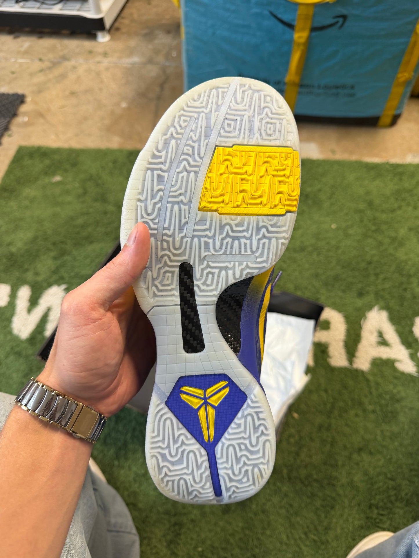 Nike Kobe 5 rings ( lightly used, OG Box) ( Size 10M)