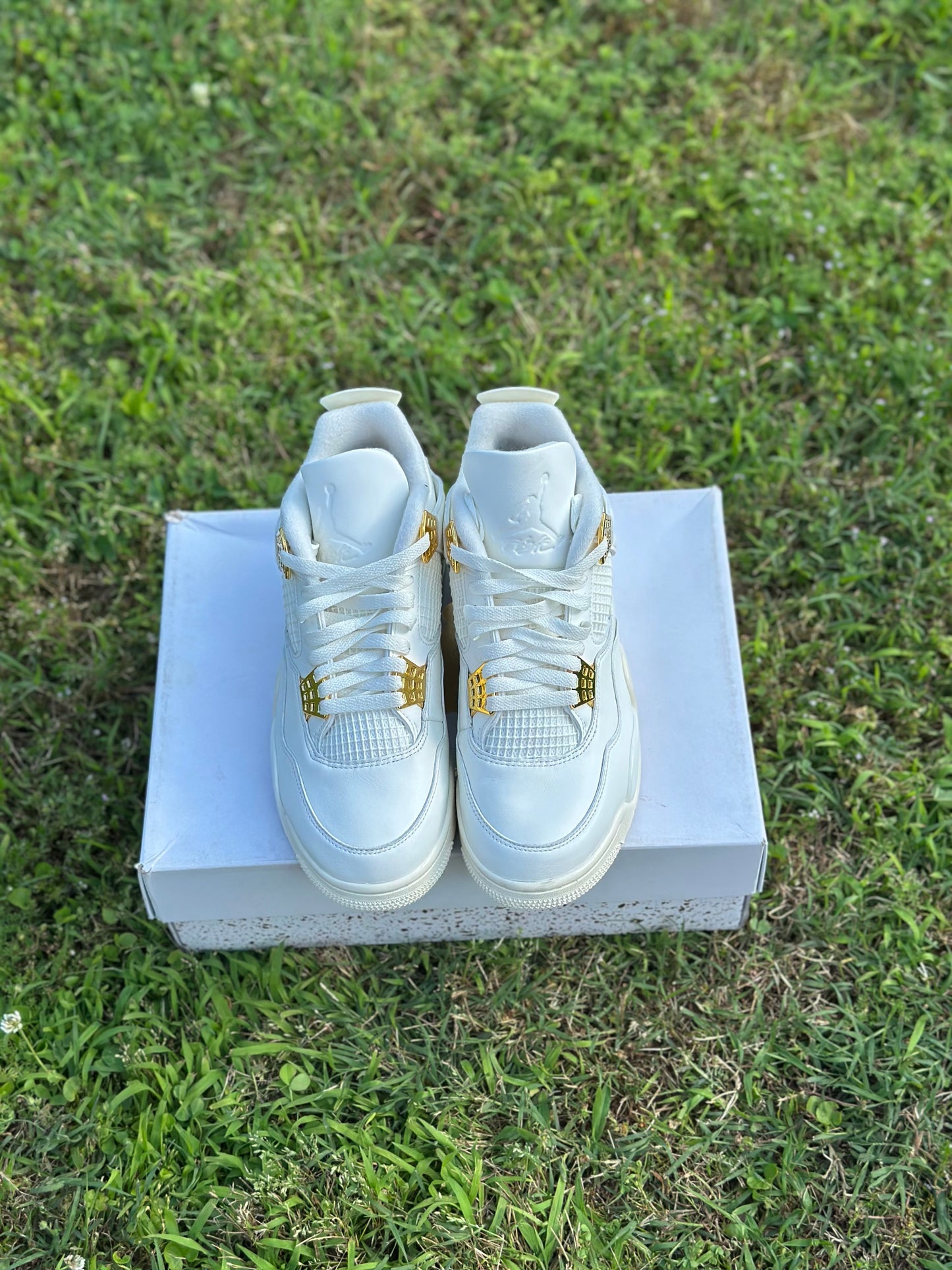 Jordan 4 “Metallic Gold” Size 10W (8.5M)