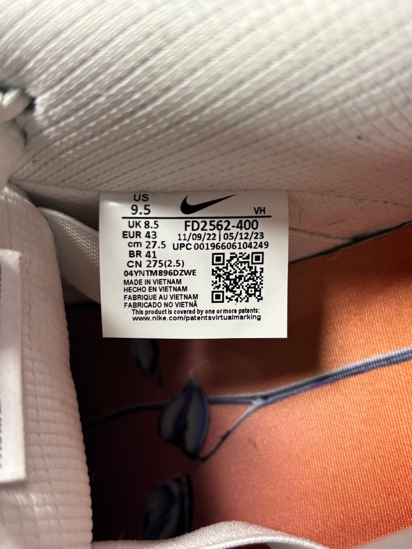 Nike SB Dunk Low April Skateboards