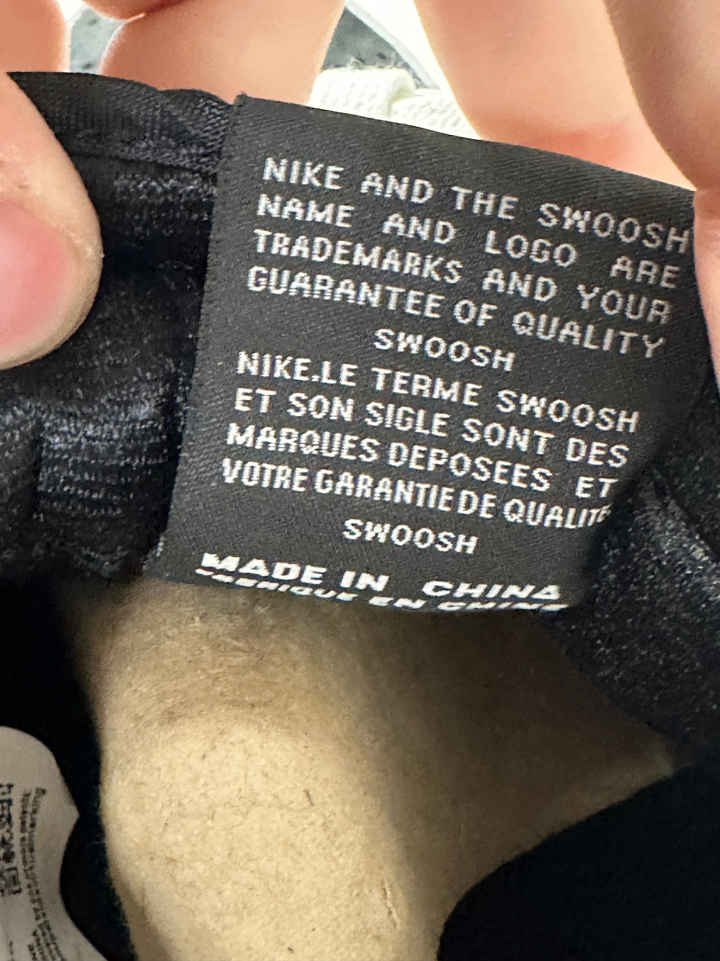 JORDAN 1 LOW TRAVIS SCOTT OLIVE