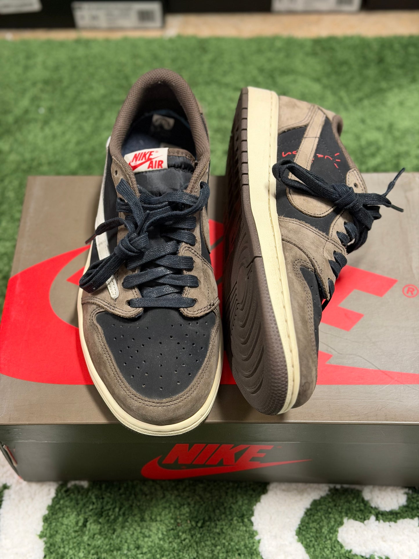 Jordan 1 Retro Low OG SP Travis Scott Mocha