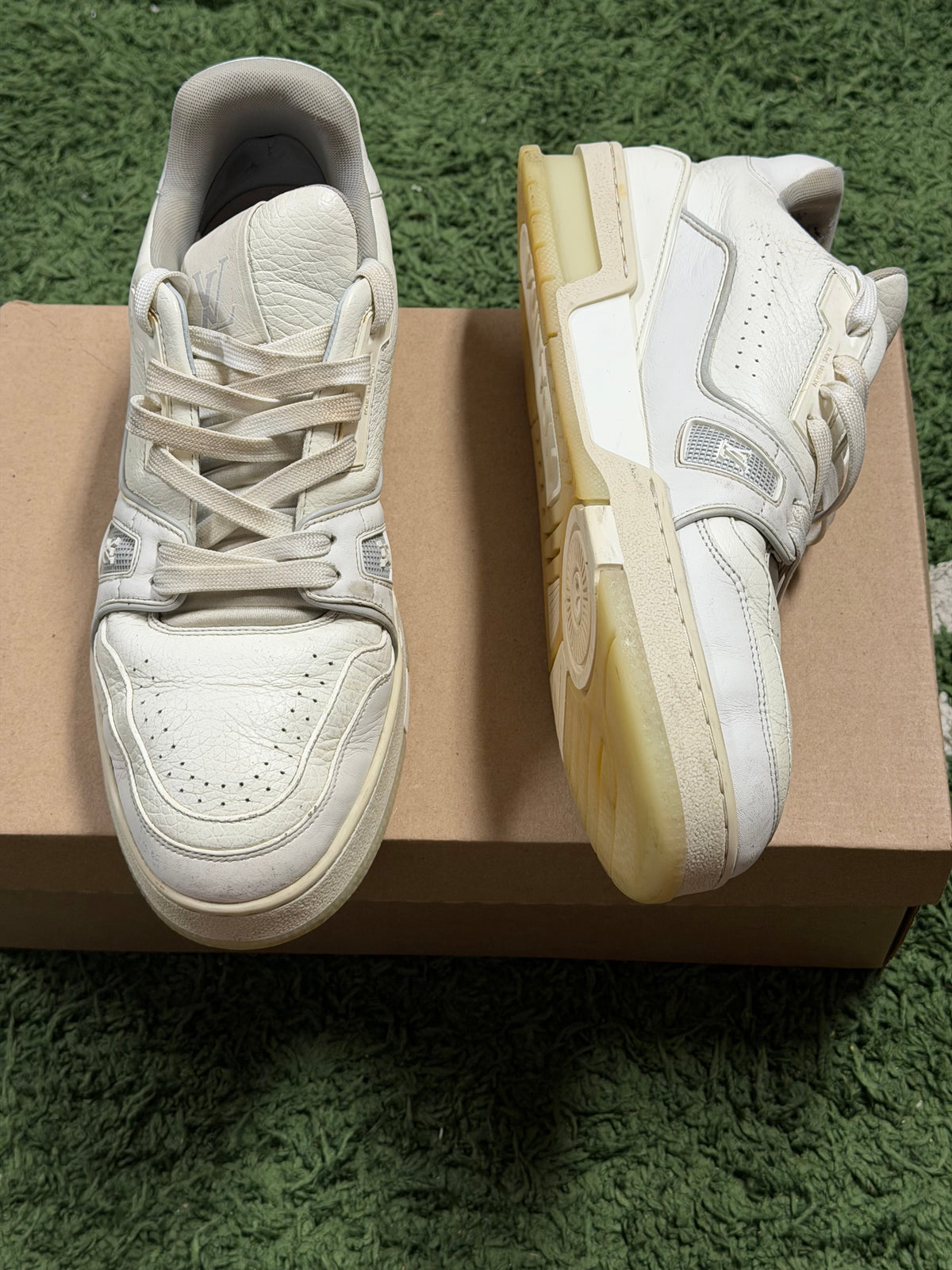 LOUIS VUITTON TRAINER WHITE