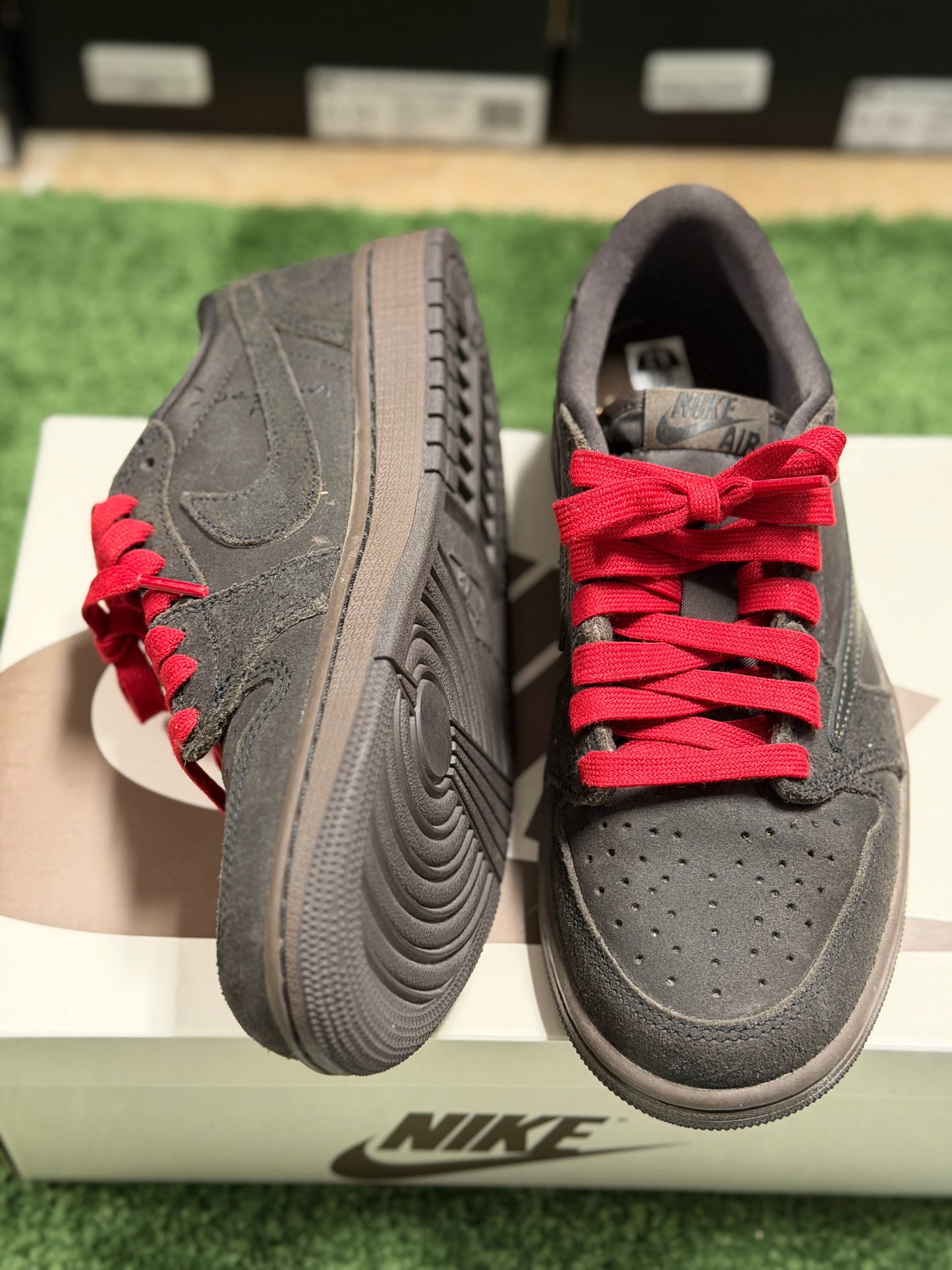 Jordan 1 Retro Low OG SP Travis Scott Velvet Brown