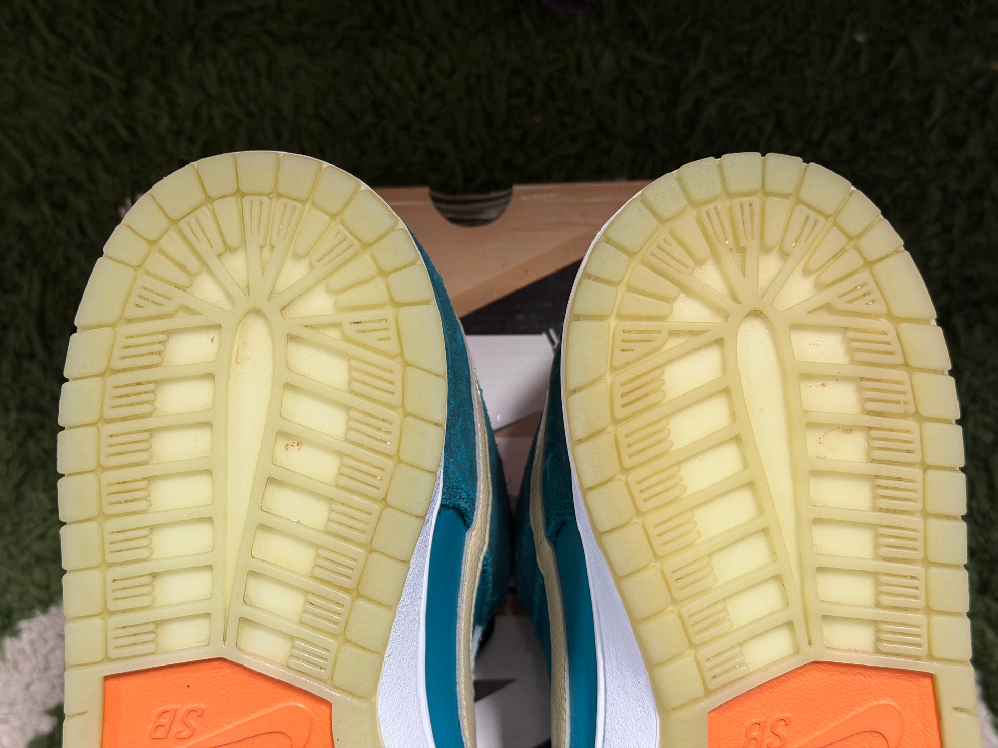 Nike SB Dunk Low MIA Skate Shop