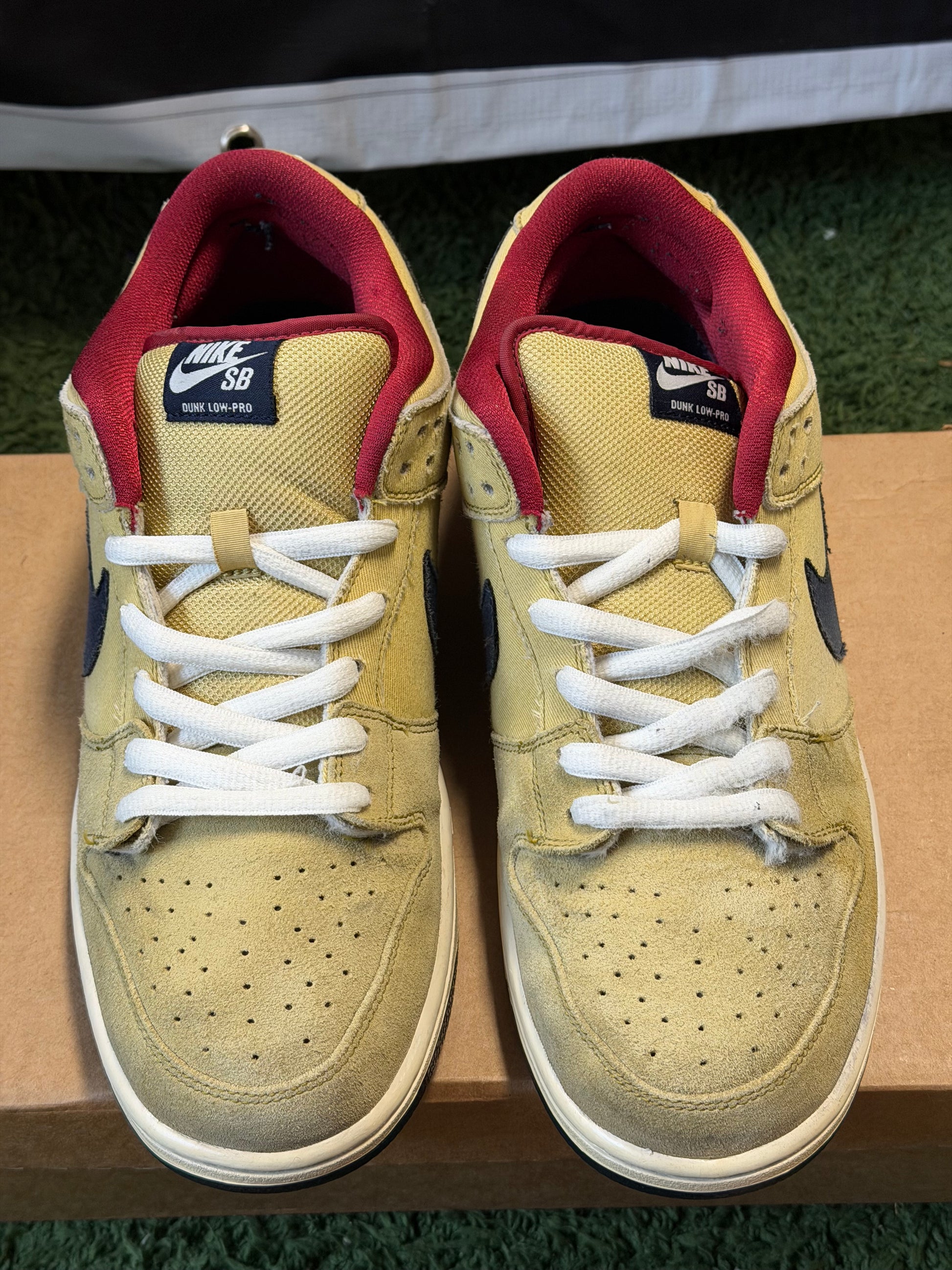 Nike SB Dunk Low Gold Dust