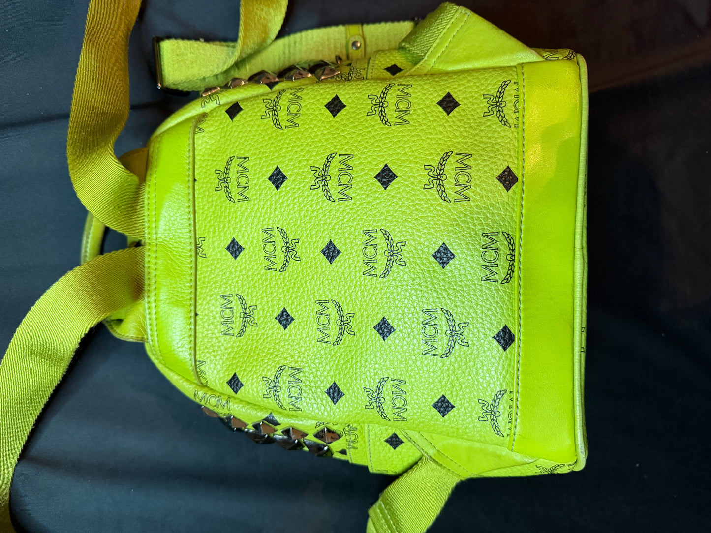 MCM VISETOS STARK LIME STUDDED