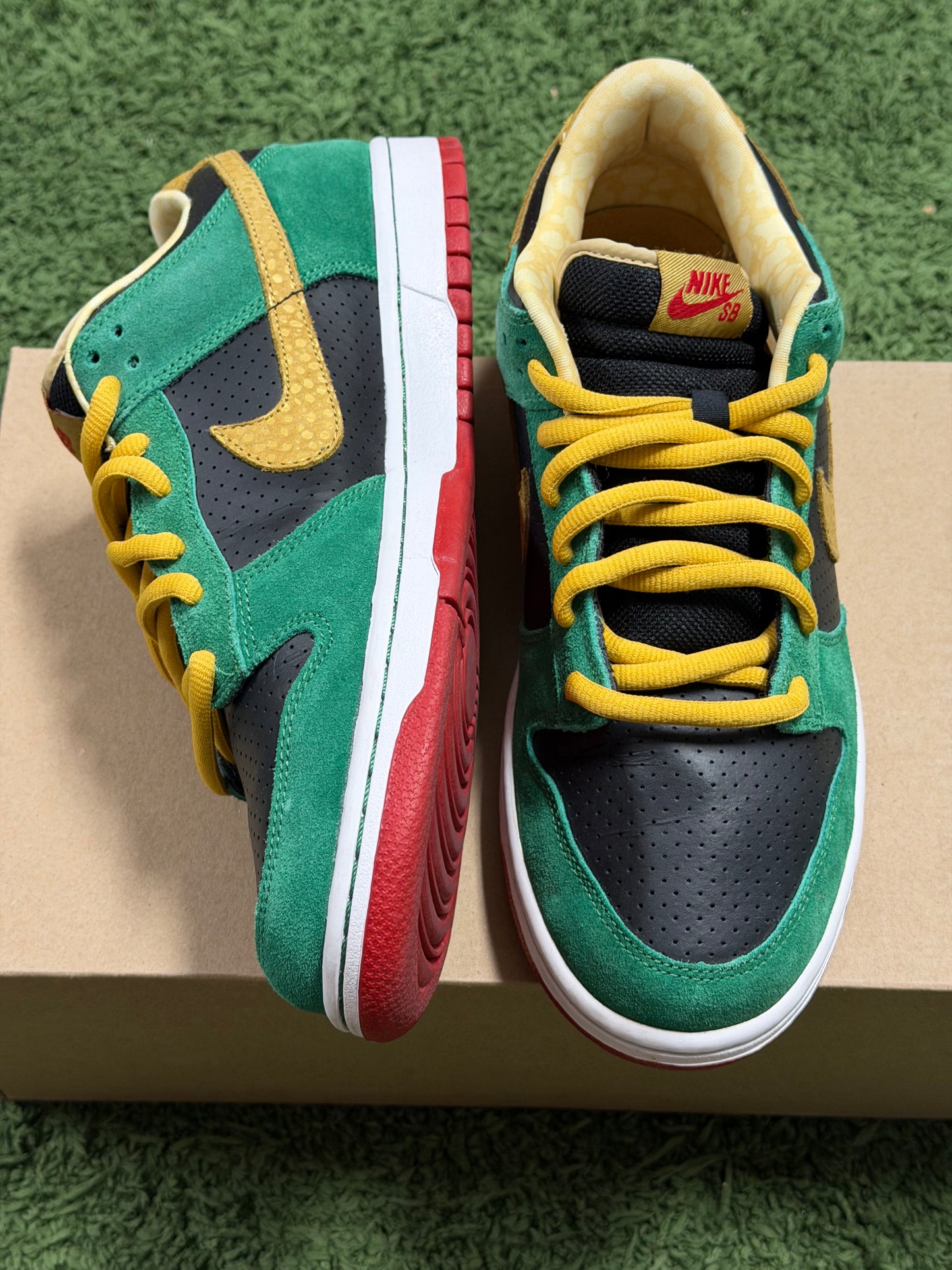 Nike SB Dunk Low Miller High Life