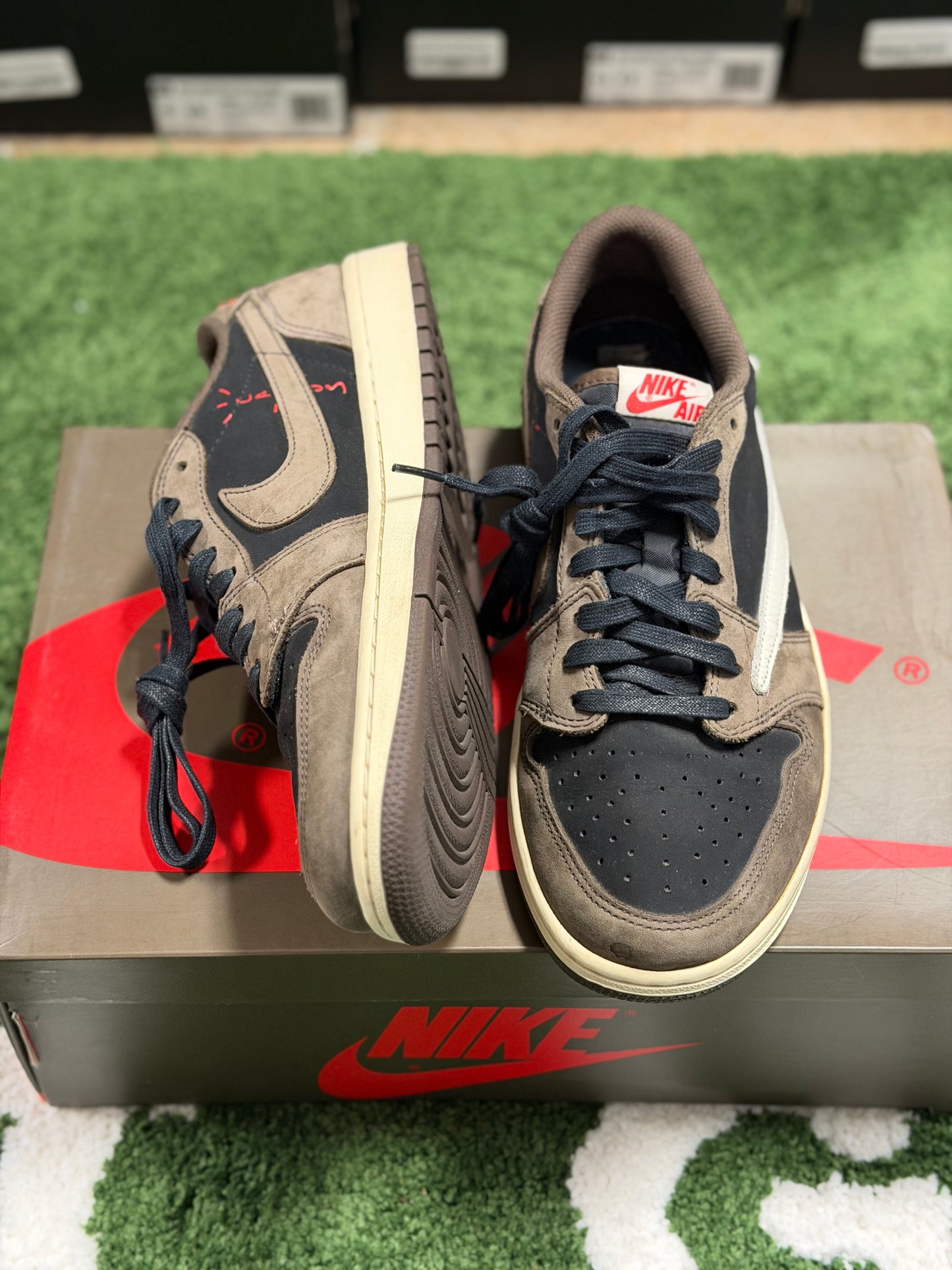 Jordan 1 Retro Low OG SP Travis Scott Mocha