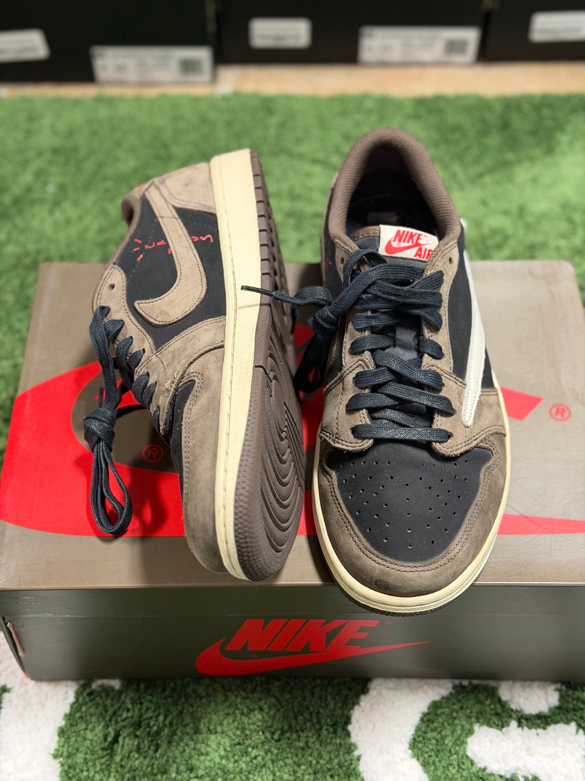Jordan 1 Retro Low OG SP Travis Scott Mocha