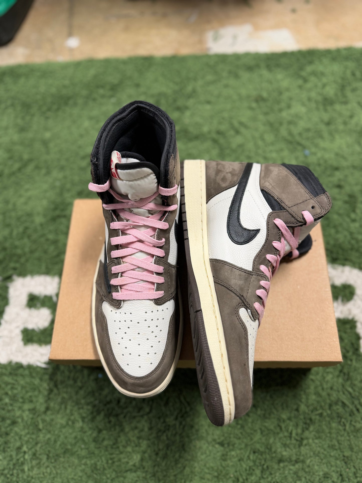 Jordan 1 Retro High OG SP Travis Scott Mocha