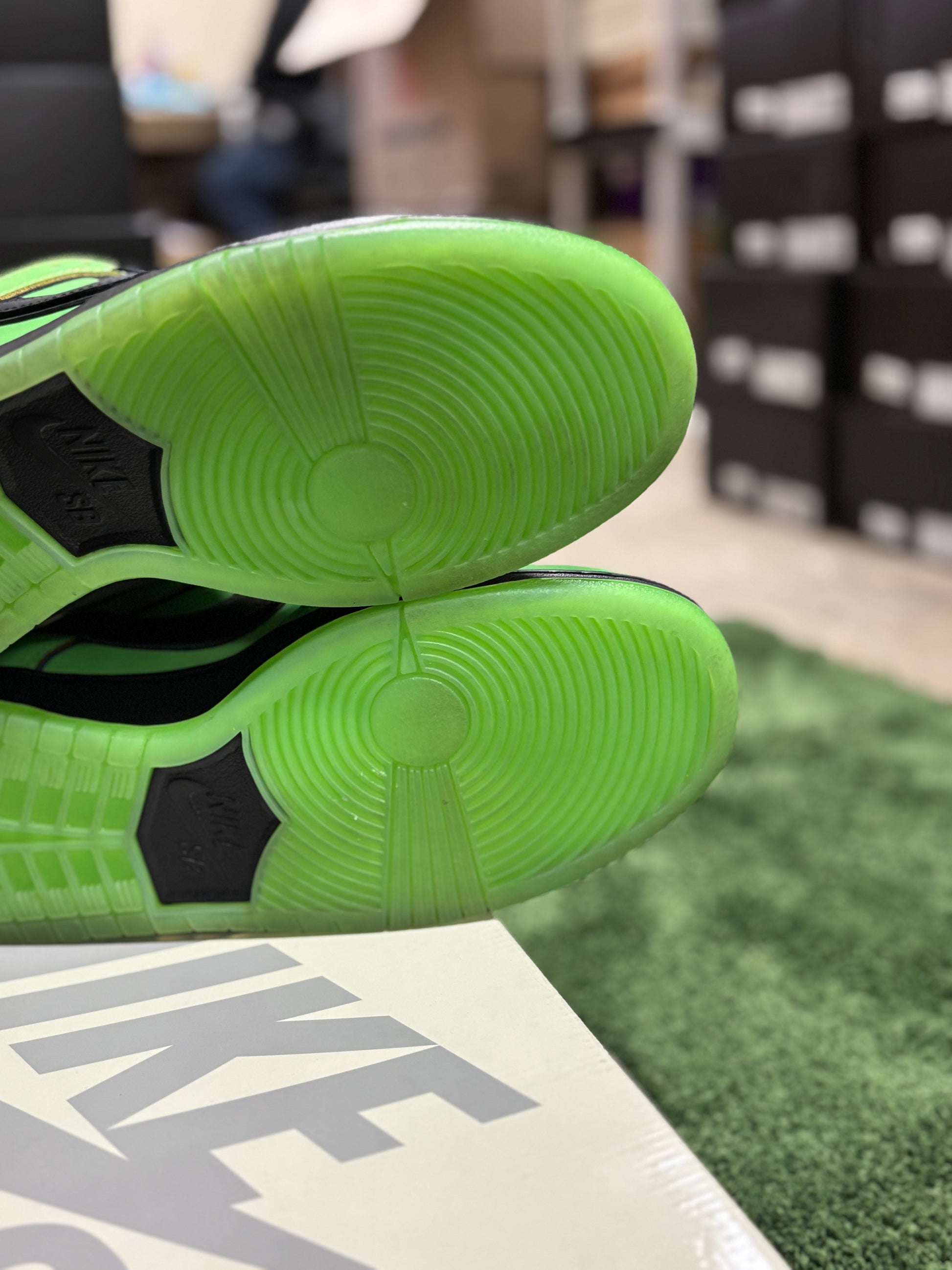 Nike SB Dunk Low The Powerpuff Girls Buttercup