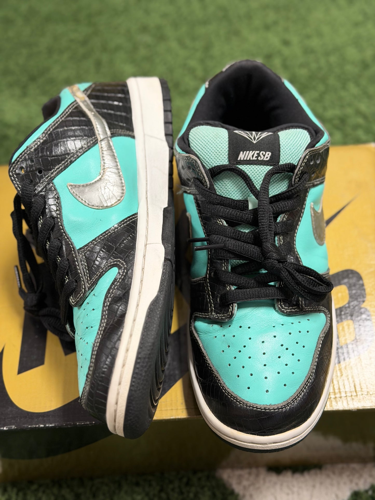 Nike SB Dunk Low Diamond Supply Co.