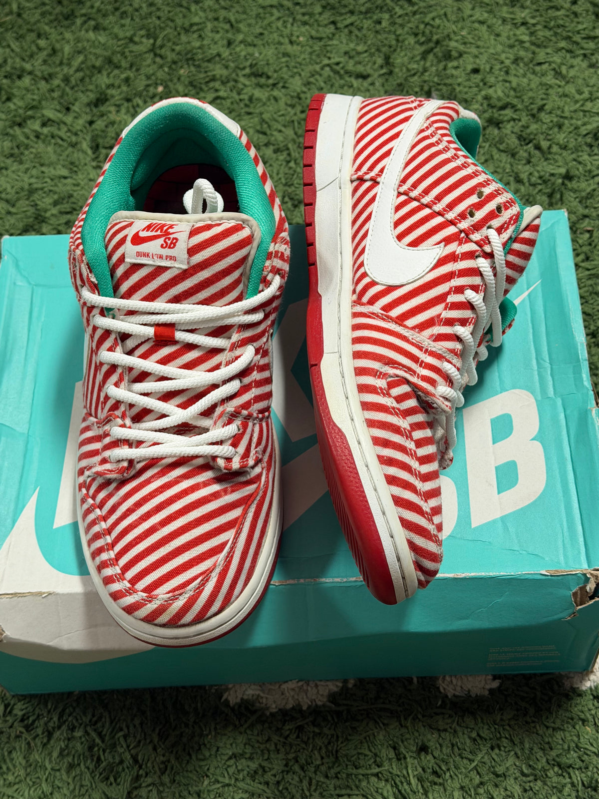Nike SB Dunk Low Candy Cane