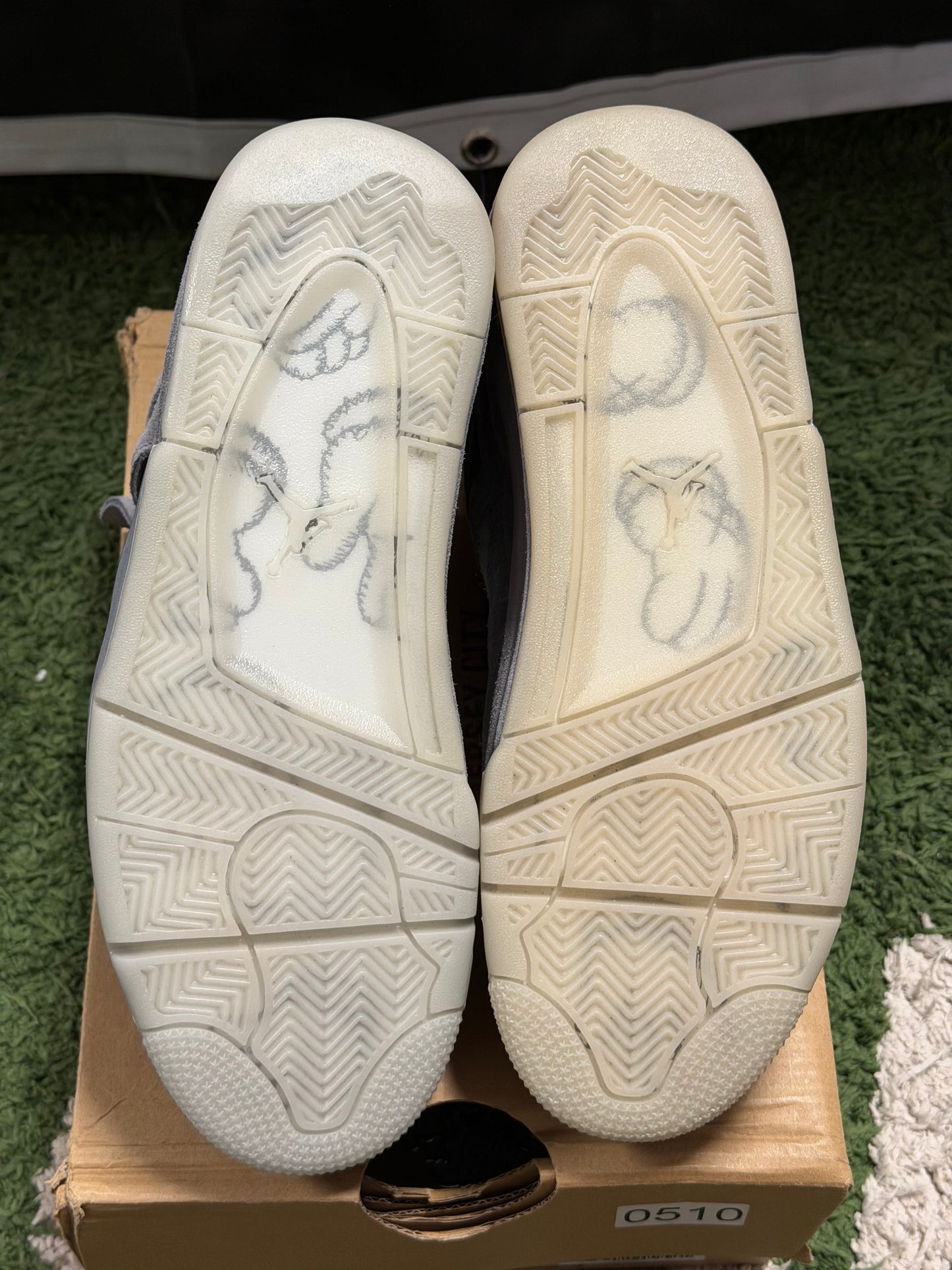Jordan 4 Retro Kaws