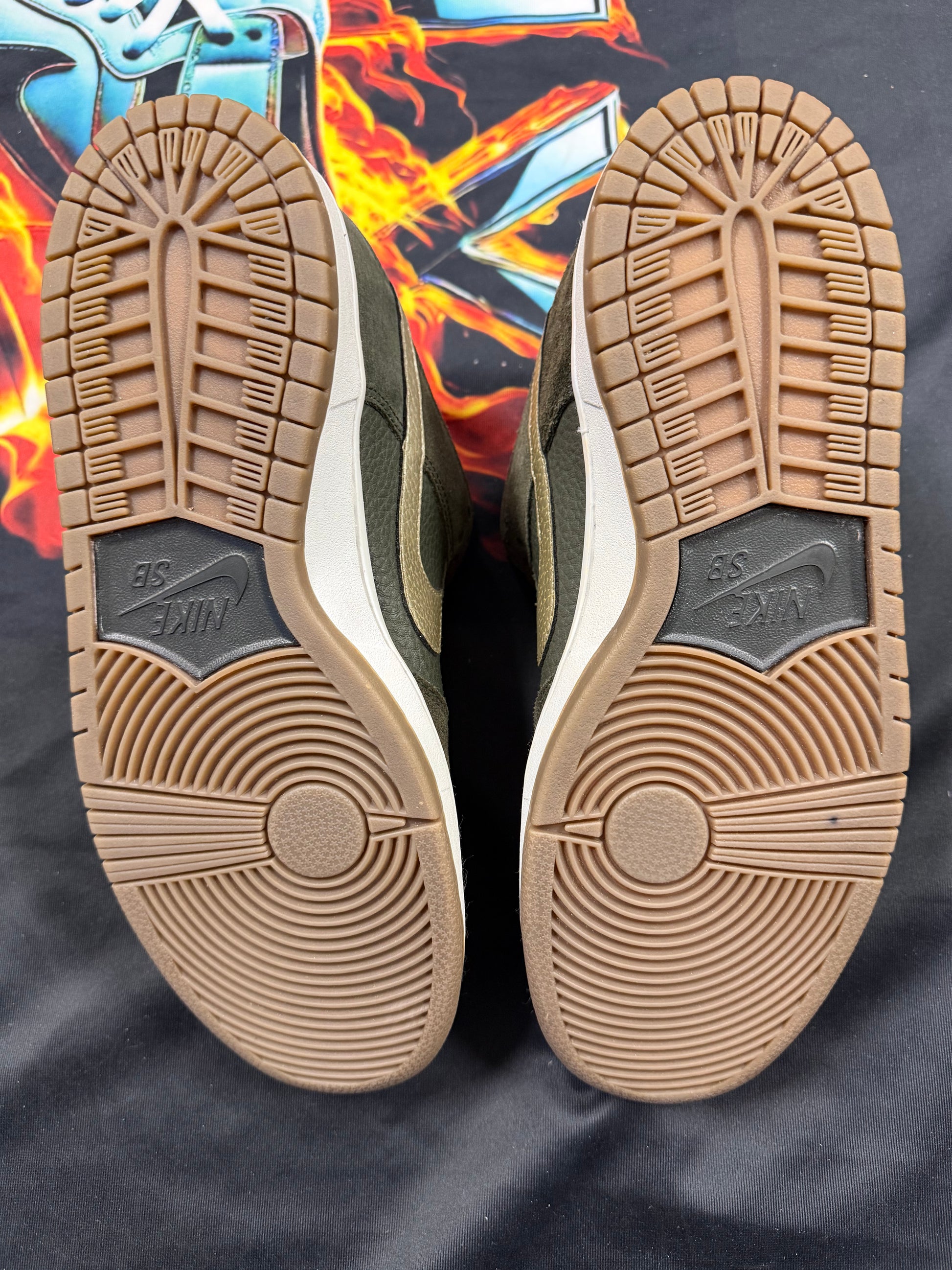 NIKE SB DUNK LOW SEQUOIA WHITE GUM