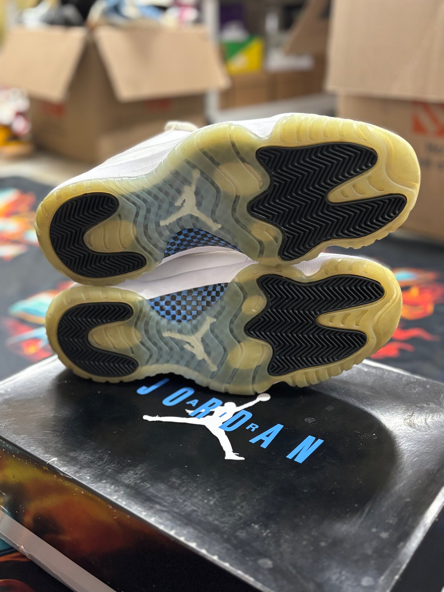 Jordan 11 Retro Low Legend Blue