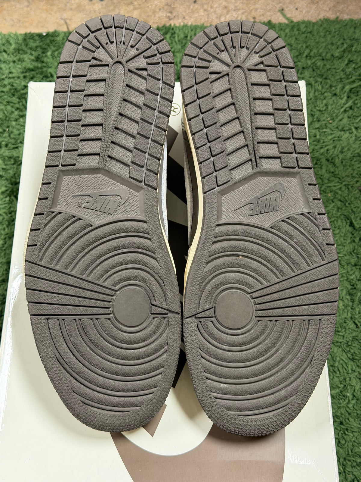 Jordan 1 Retro Low OG SP Travis Scott Reverse Mocha