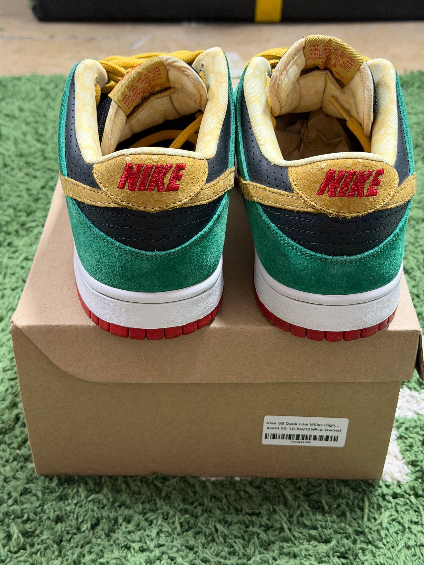 Nike SB Dunk Low Miller High Life