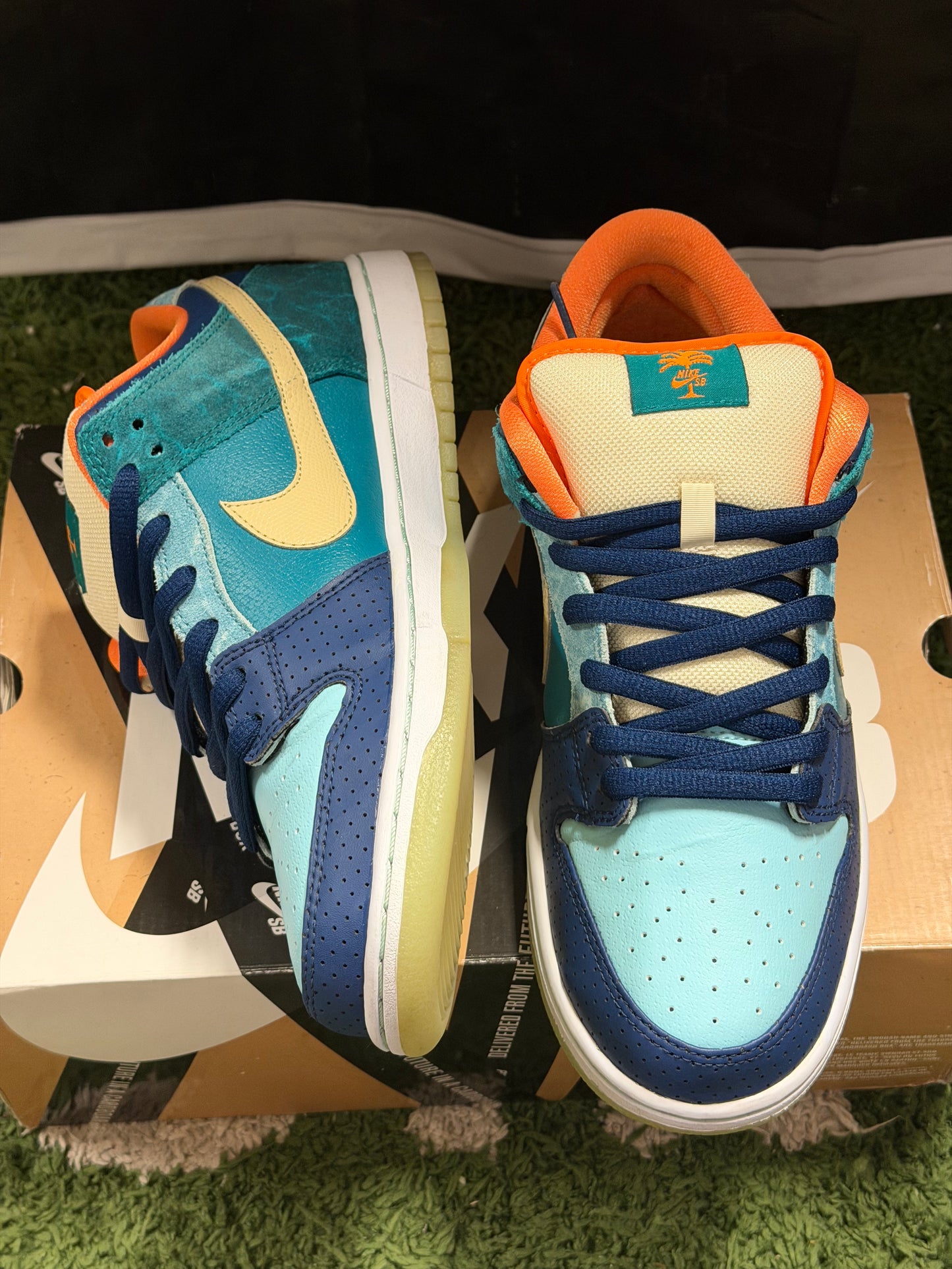 Nike SB Dunk Low MIA Skate Shop