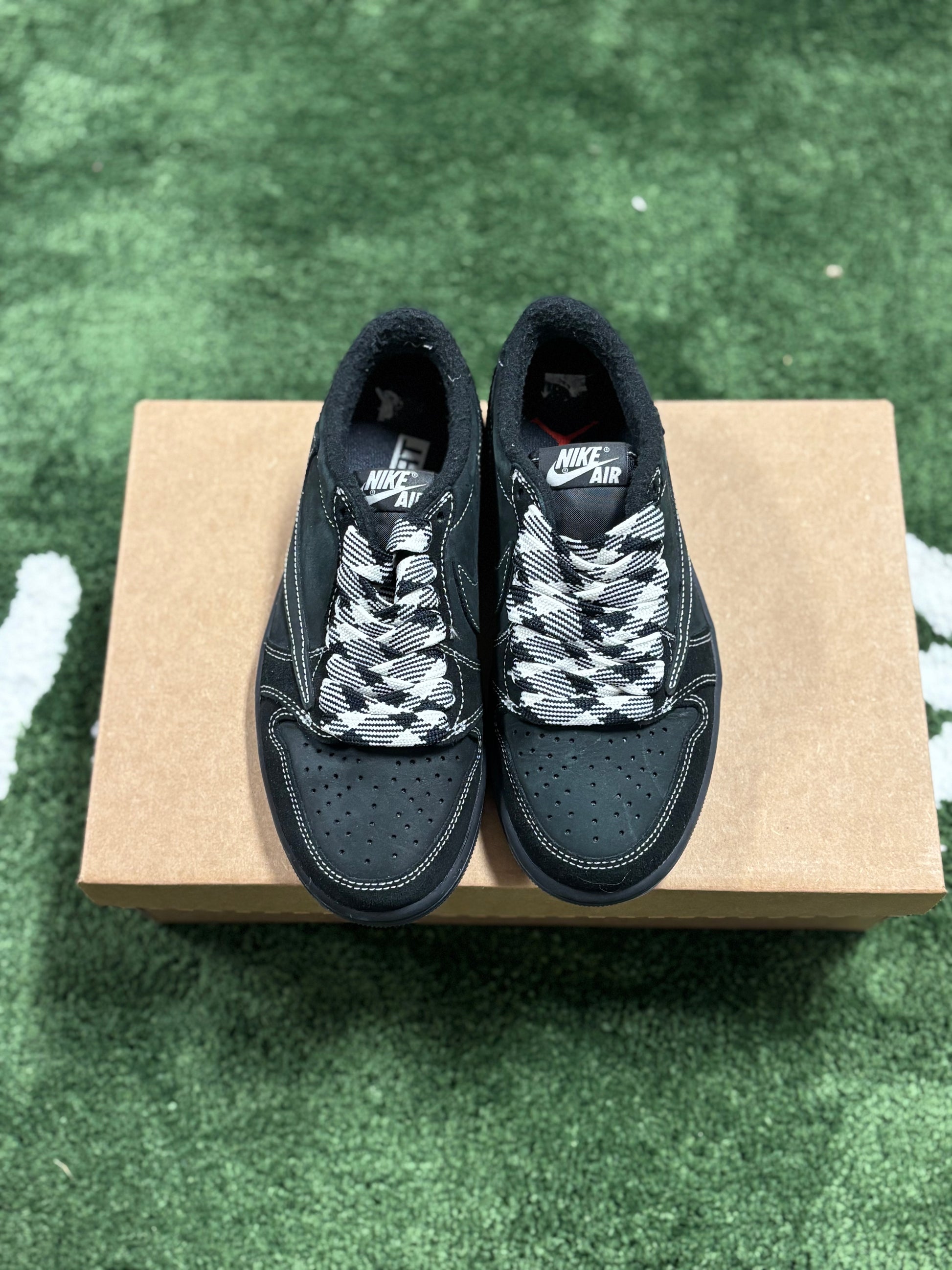 JORDAN 1 LOW TRAVIS SCOTT PHANTOM