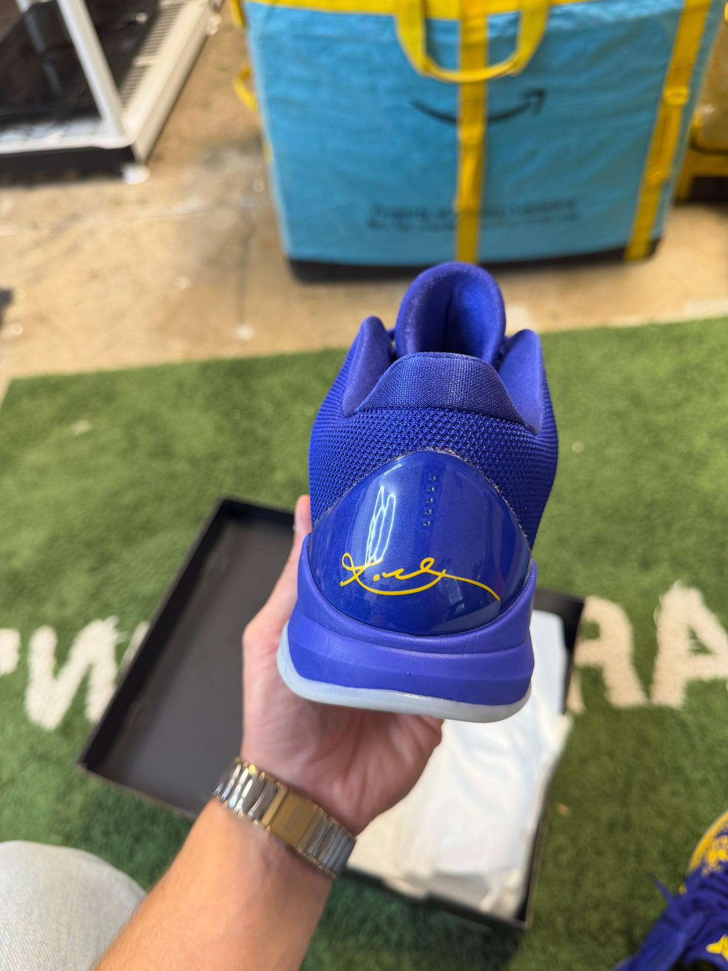 Nike Kobe 5 rings ( lightly used, OG Box) ( Size 10M)