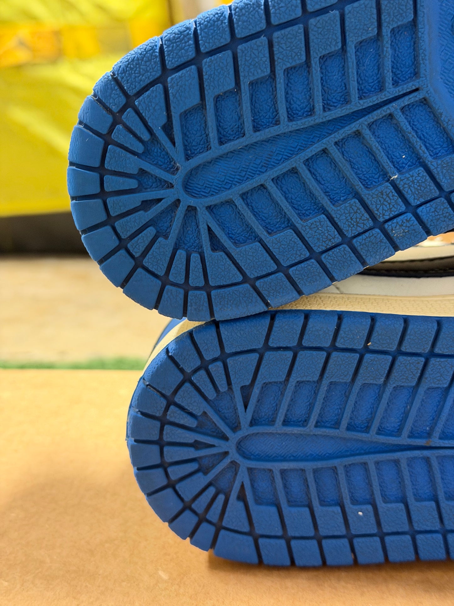 JORDAN 1 LOW TRAVIS SCOTT FRAGMENT